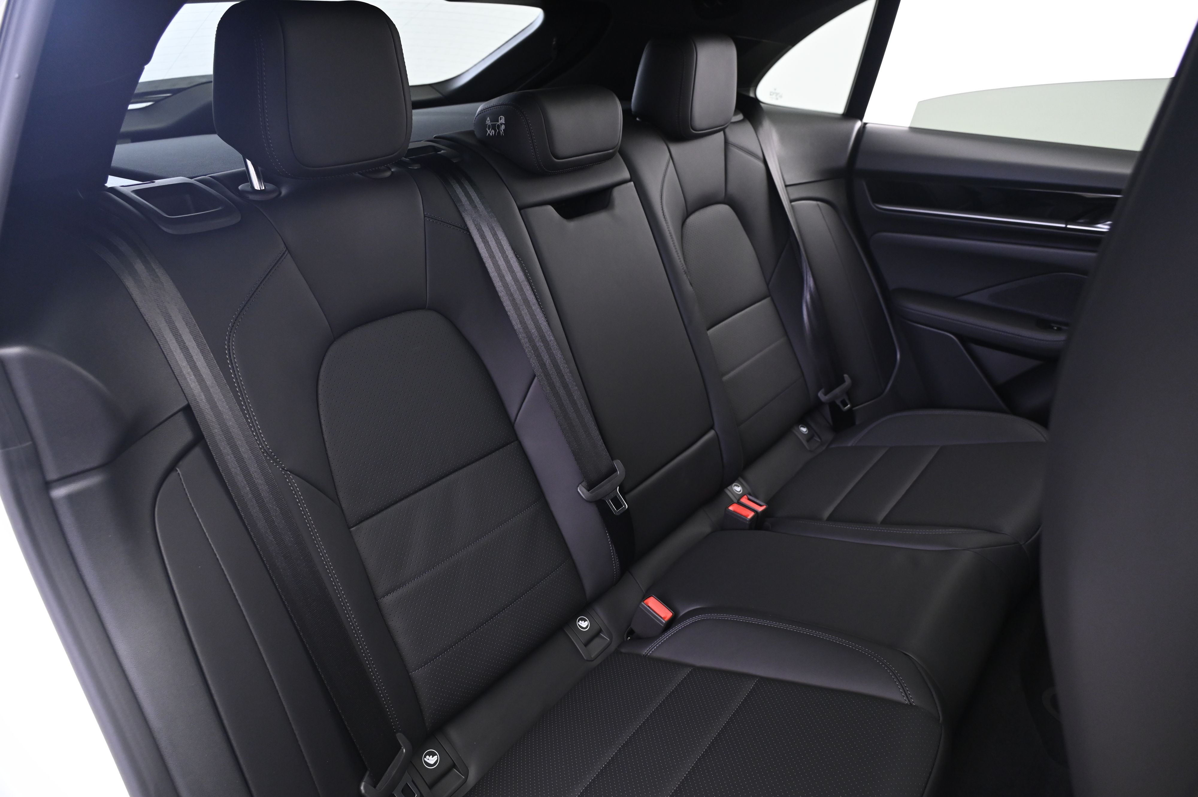 Thumbnail: 2025 Porsche Macan - 20