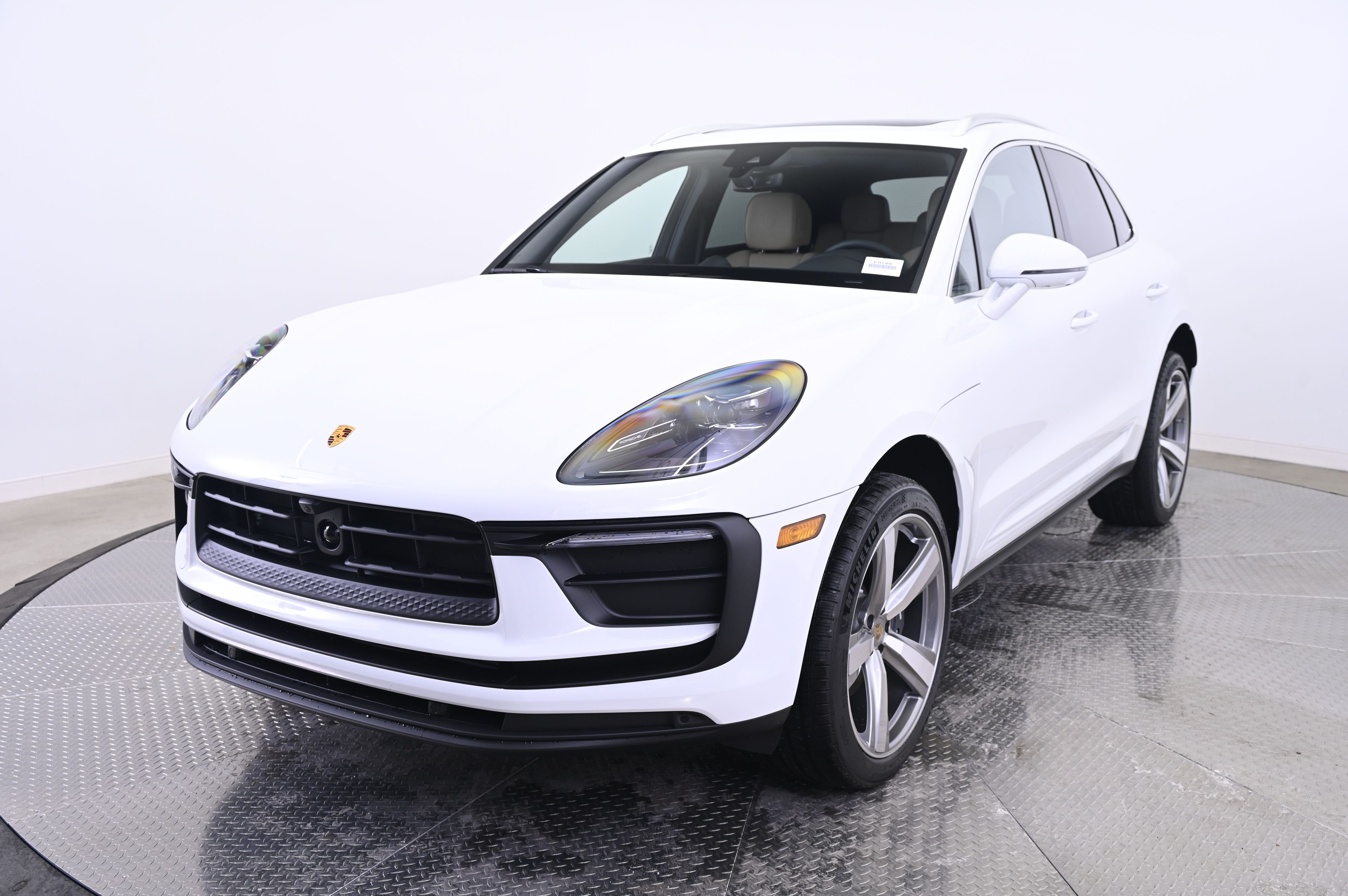 Thumbnail: 2026 Porsche Macan - 1