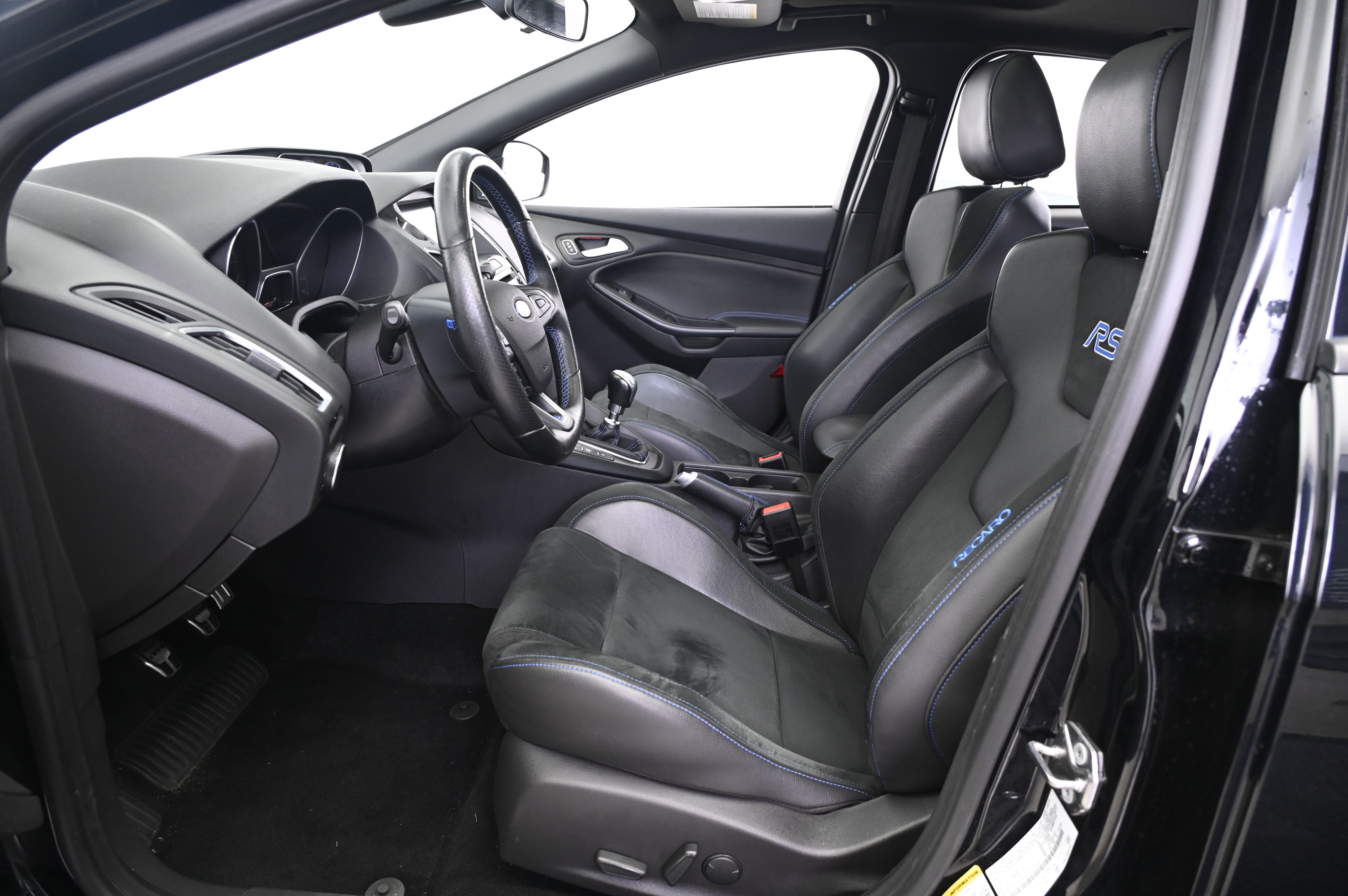 Thumbnail: 2016 Ford Focus - 30