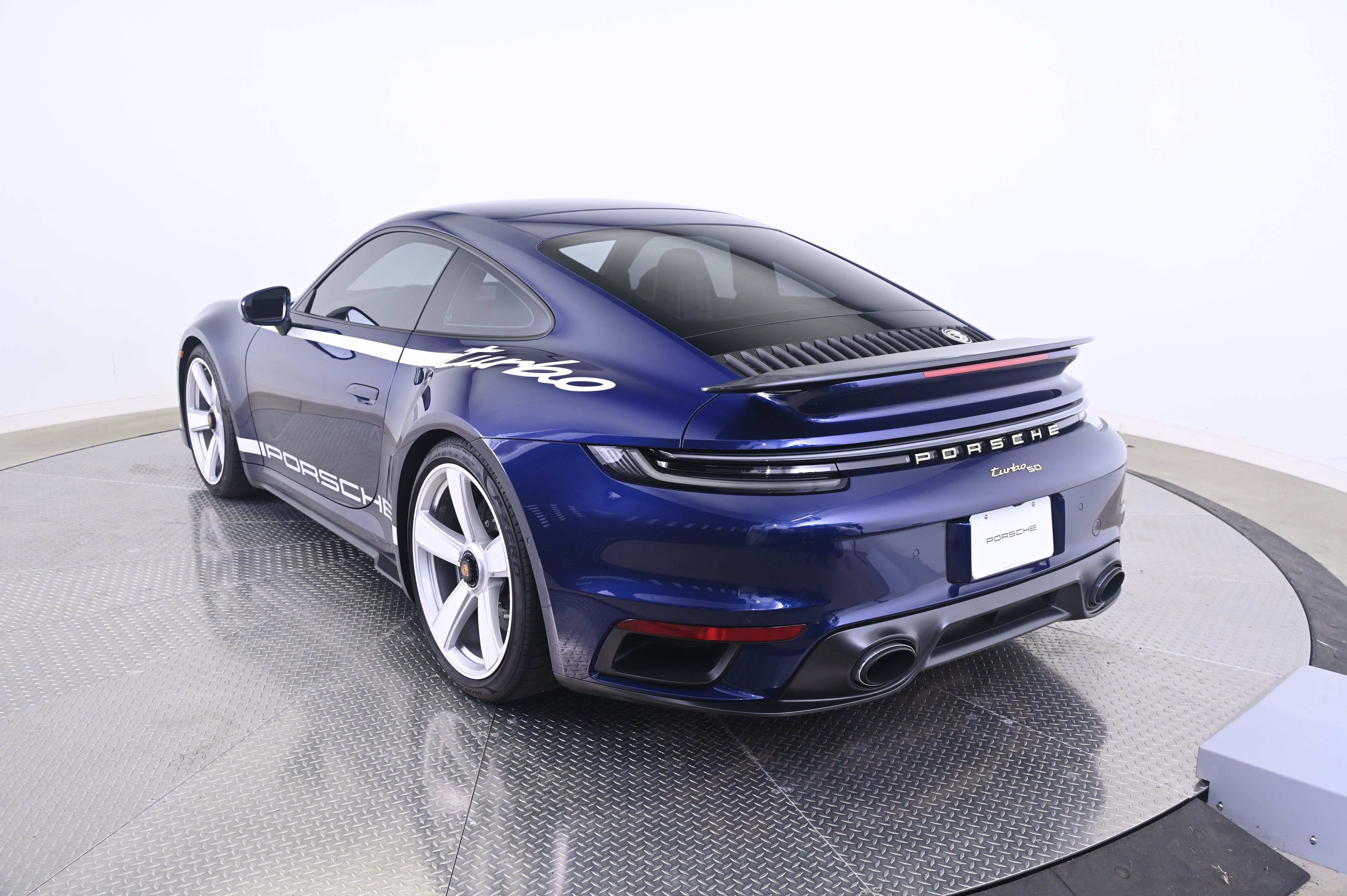 Thumbnail: 2025 Porsche 911 - 3