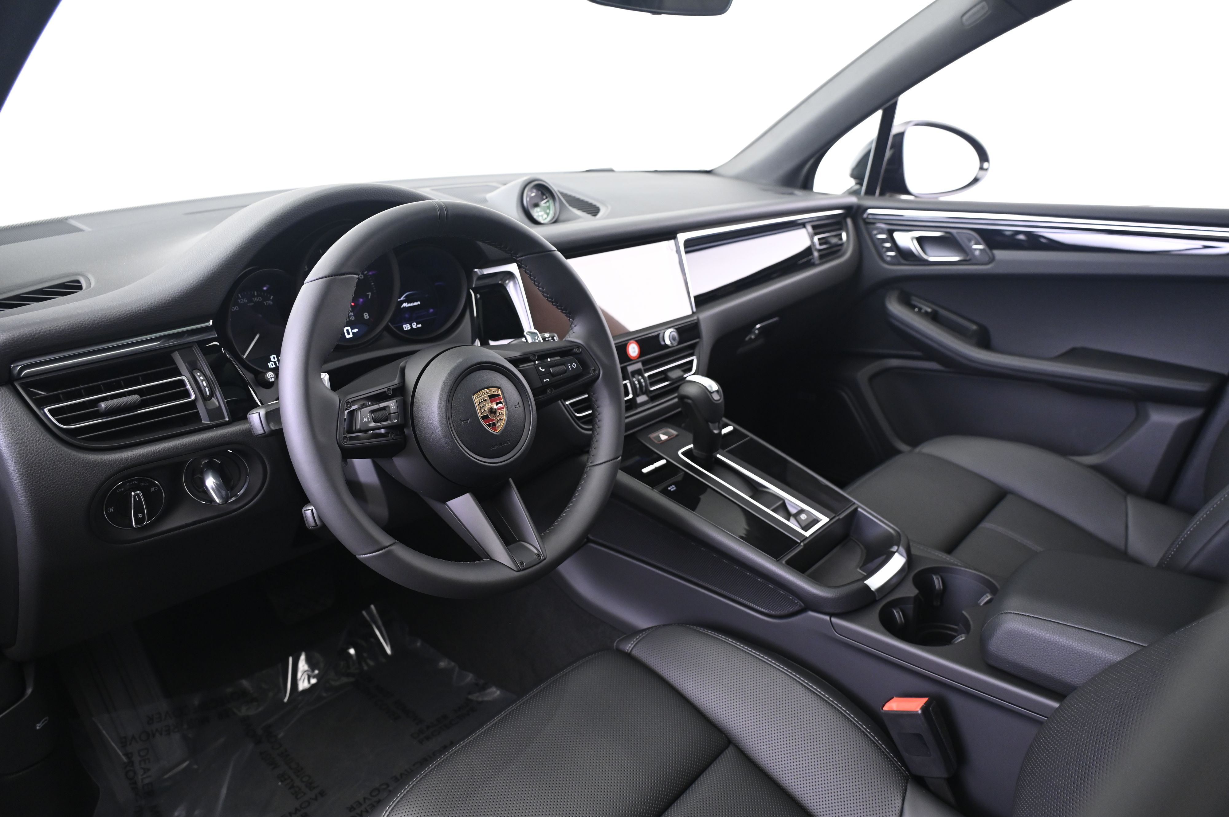 Thumbnail: 2026 Porsche Macan - 28