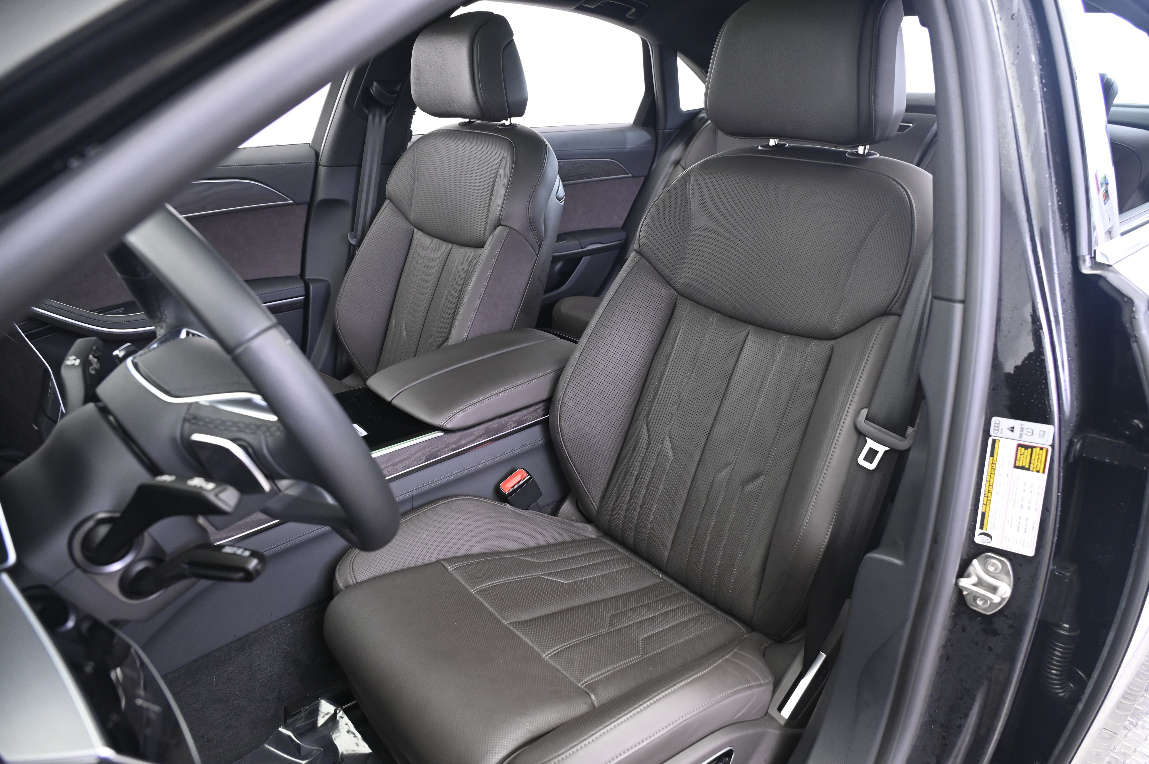 Thumbnail: 2023 Audi A8 - 5