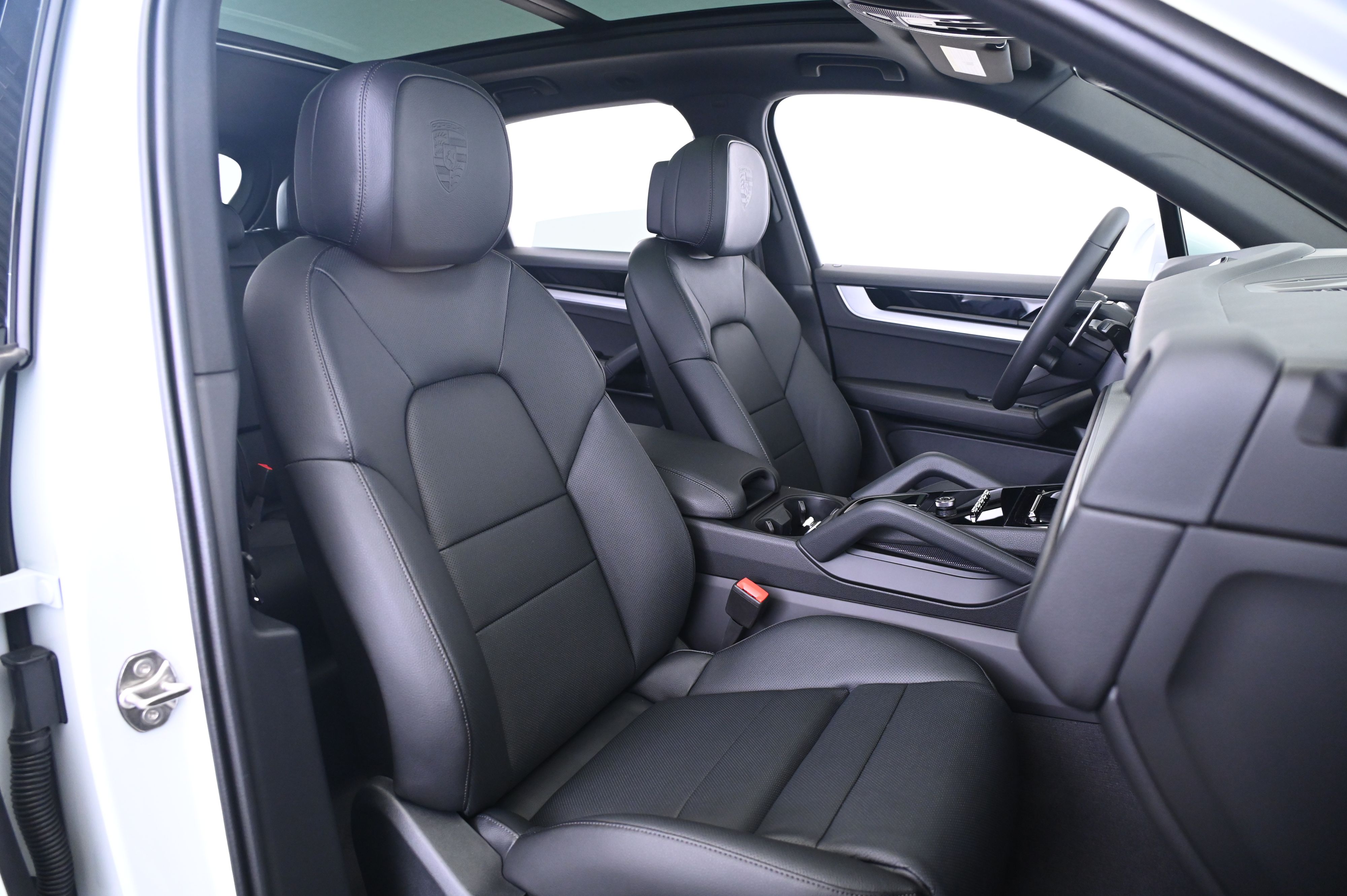 Thumbnail: 2025 Porsche Cayenne - 30