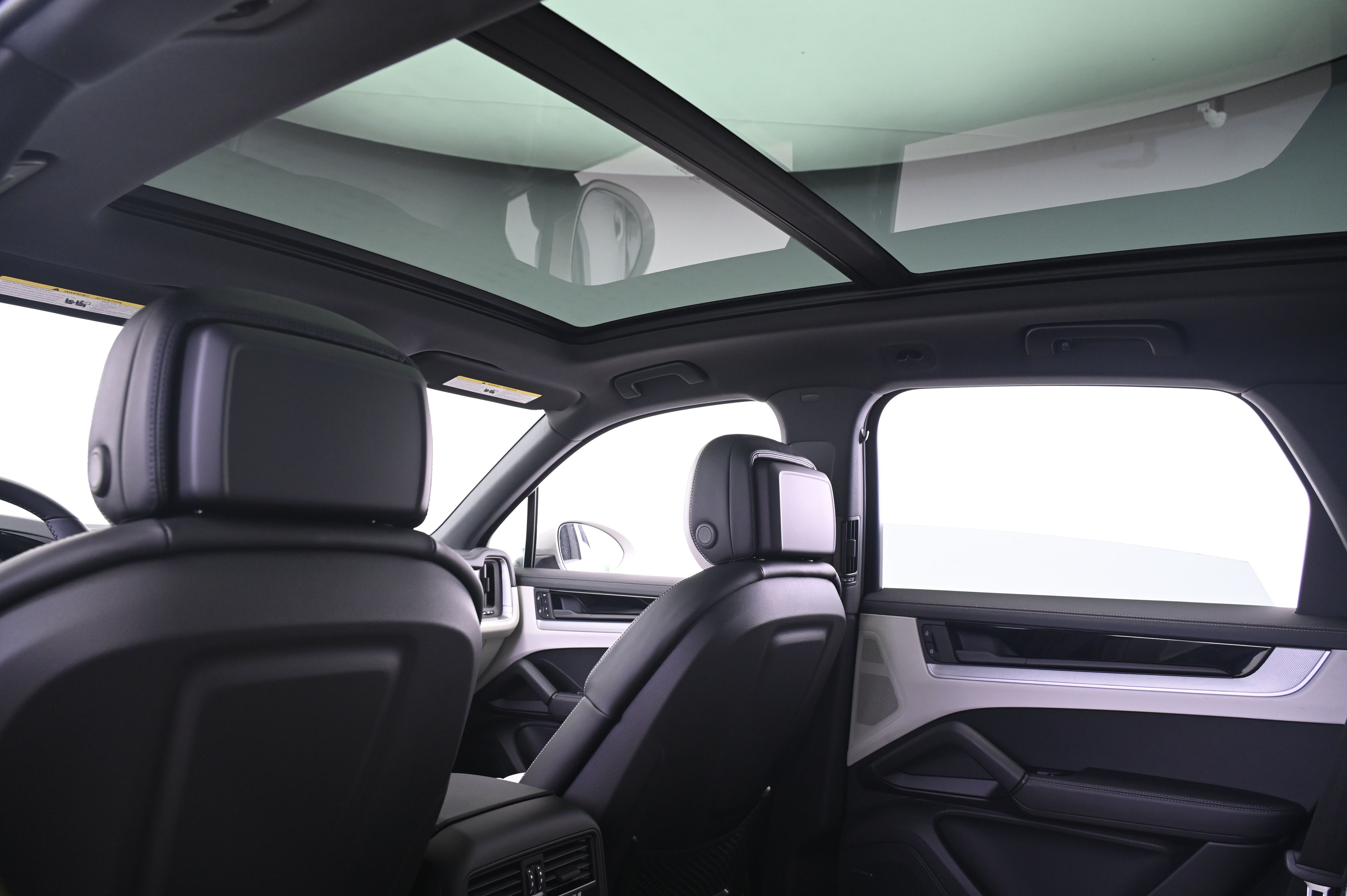 Thumbnail: 2026 Porsche Cayenne - 25