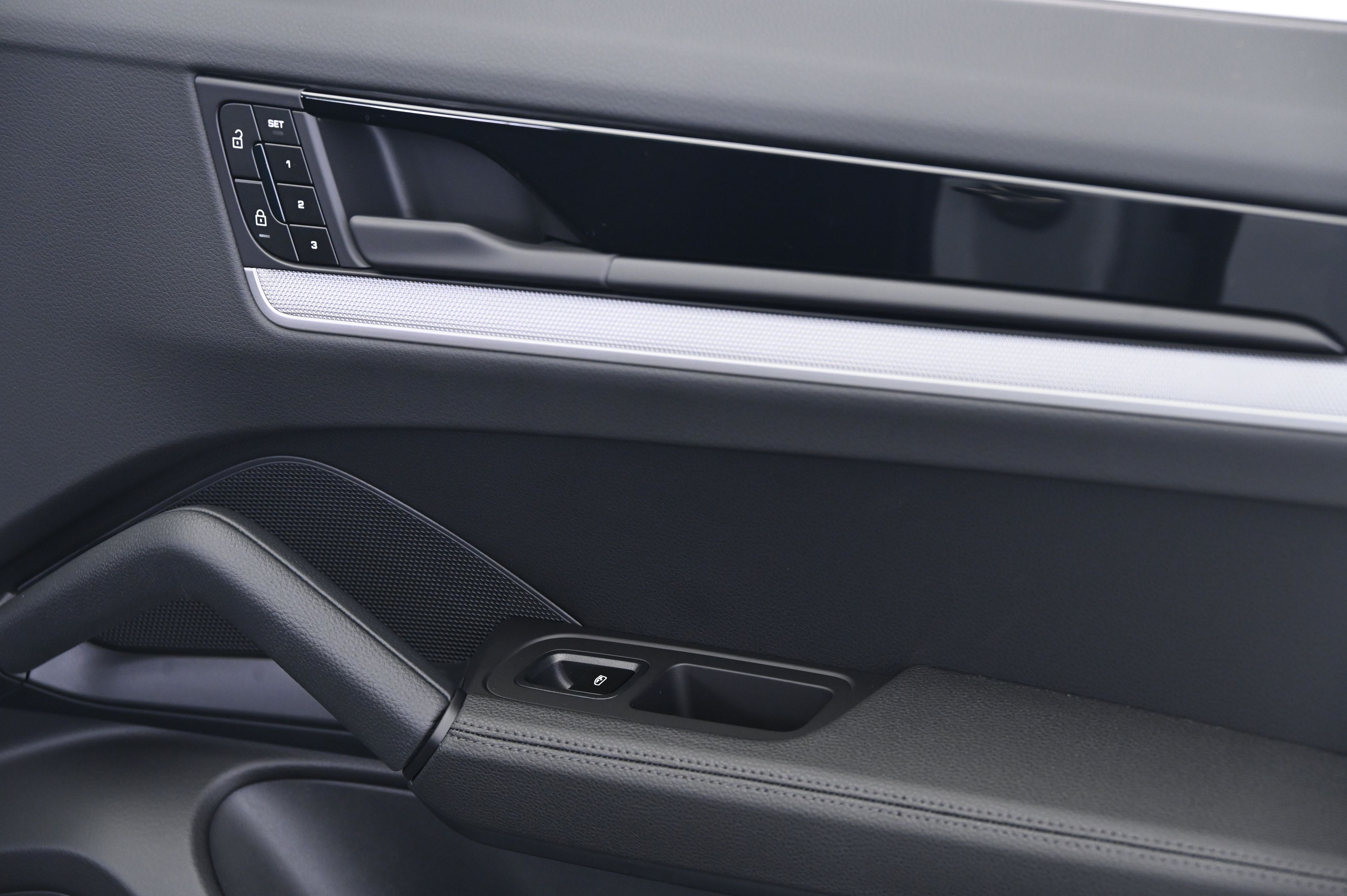 Thumbnail: 2025 Porsche Cayenne - 27