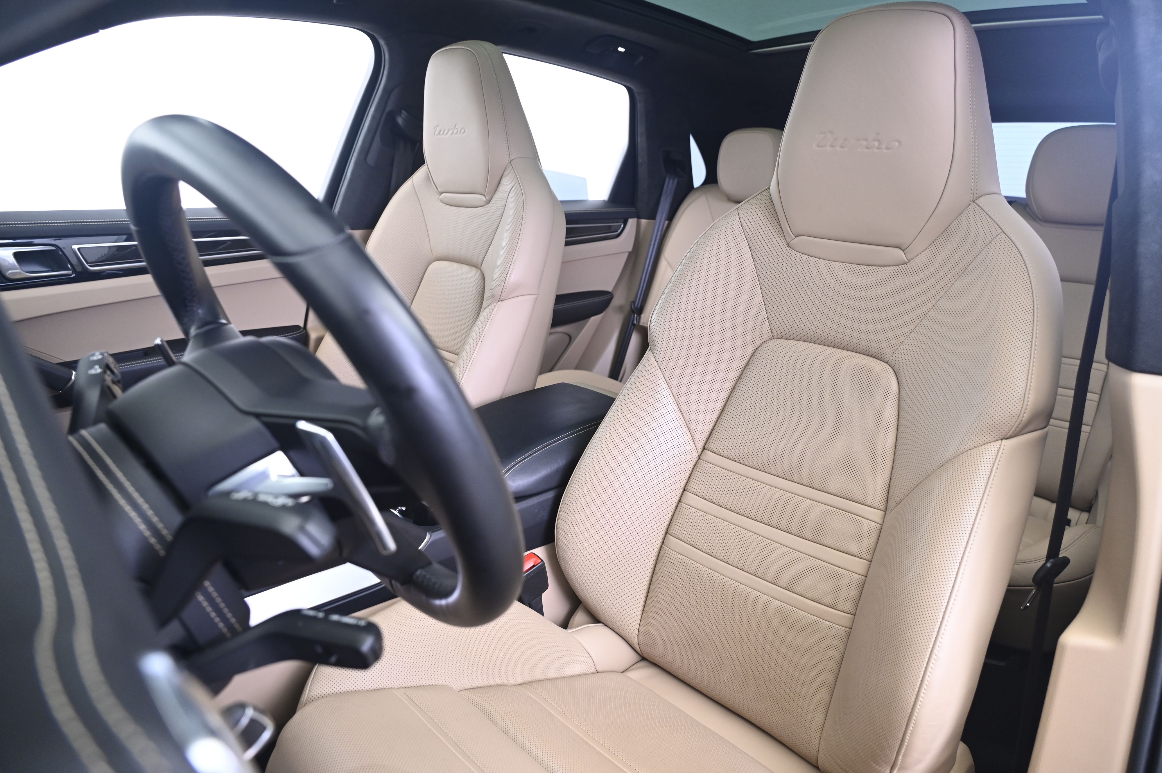 Thumbnail: 2023 Porsche Cayenne - 30