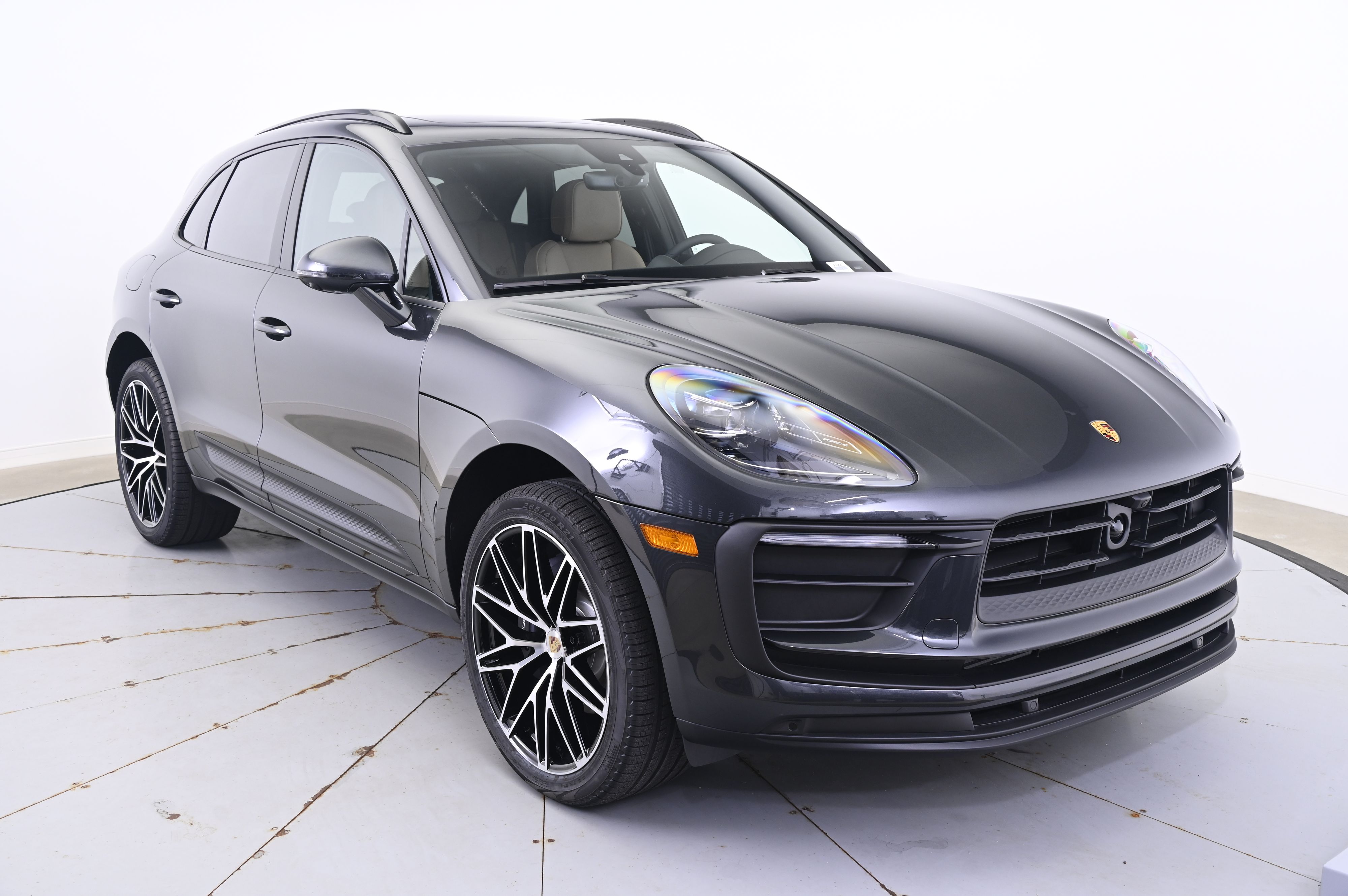 Thumbnail: 2025 Porsche Macan - 9
