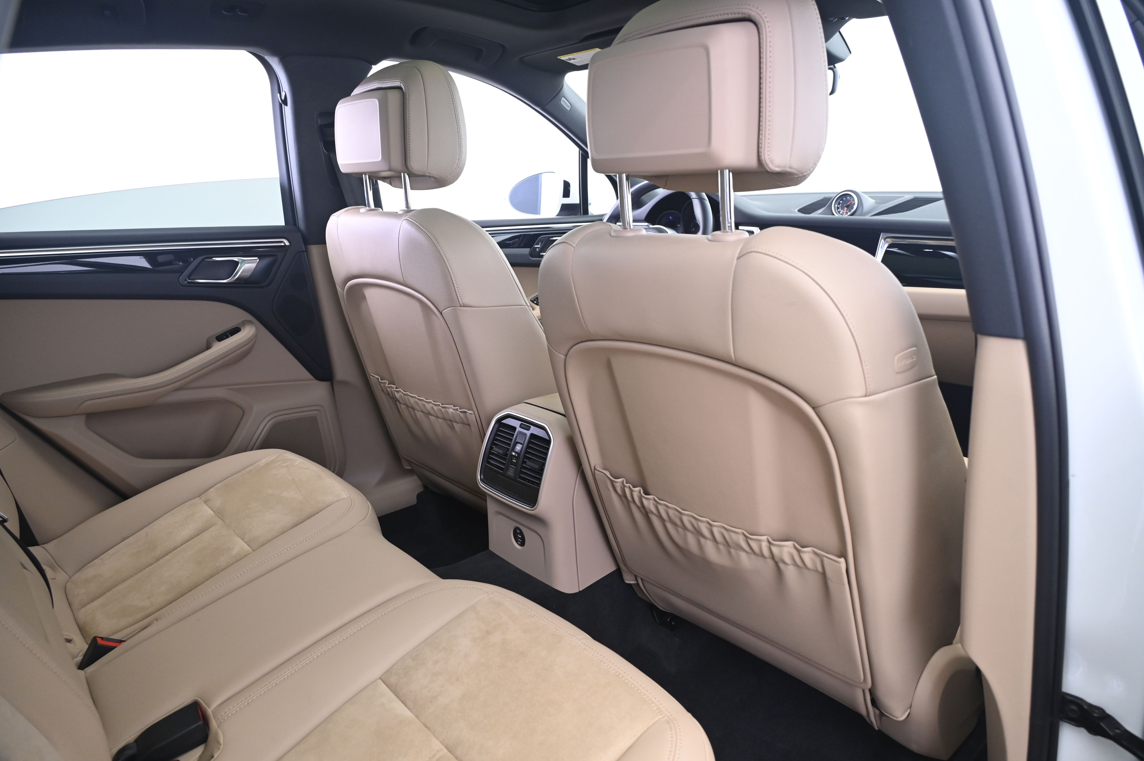 Thumbnail: 2019 Porsche Macan - 17