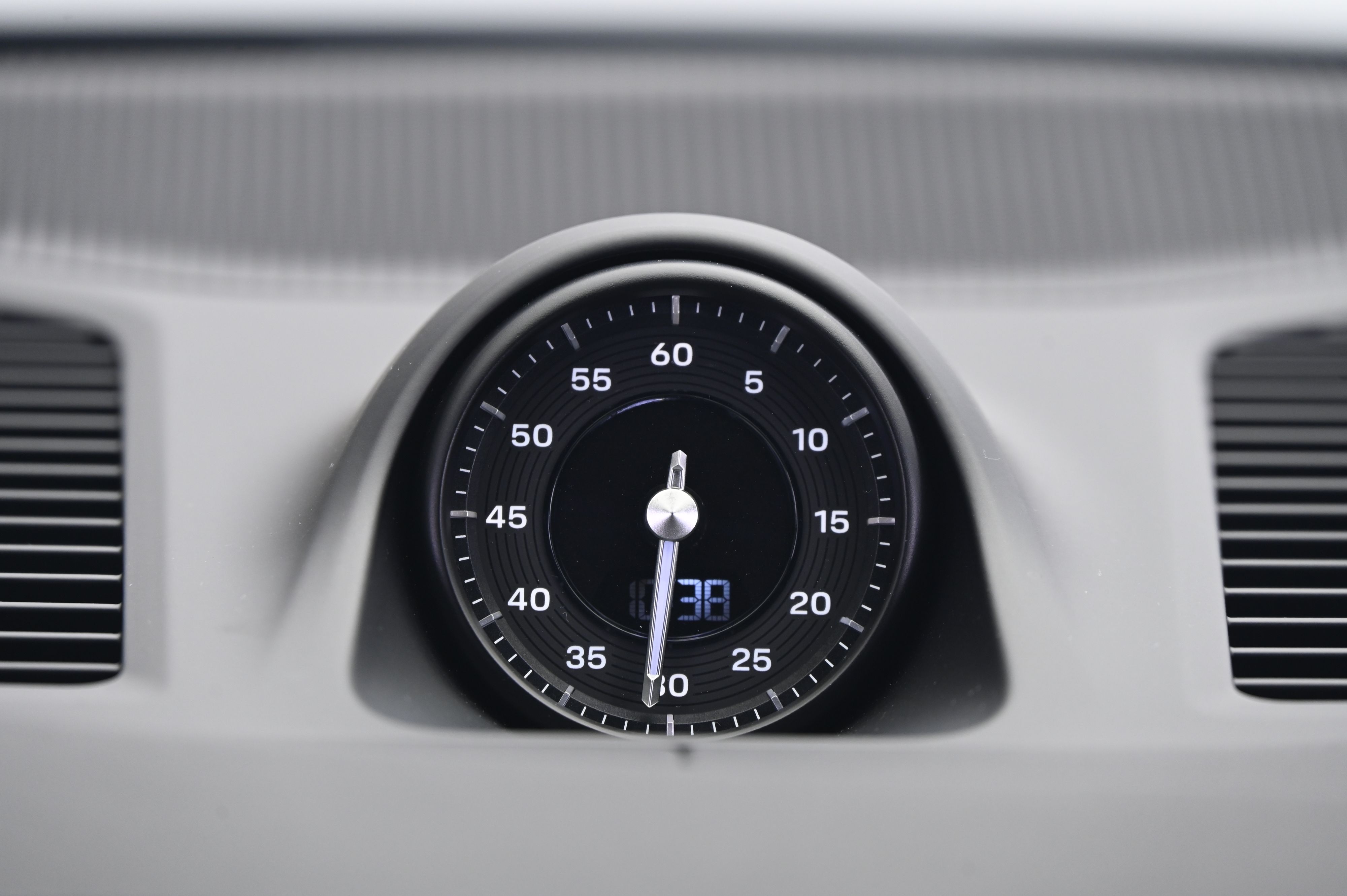 Thumbnail: 2024 Porsche Cayenne - 32