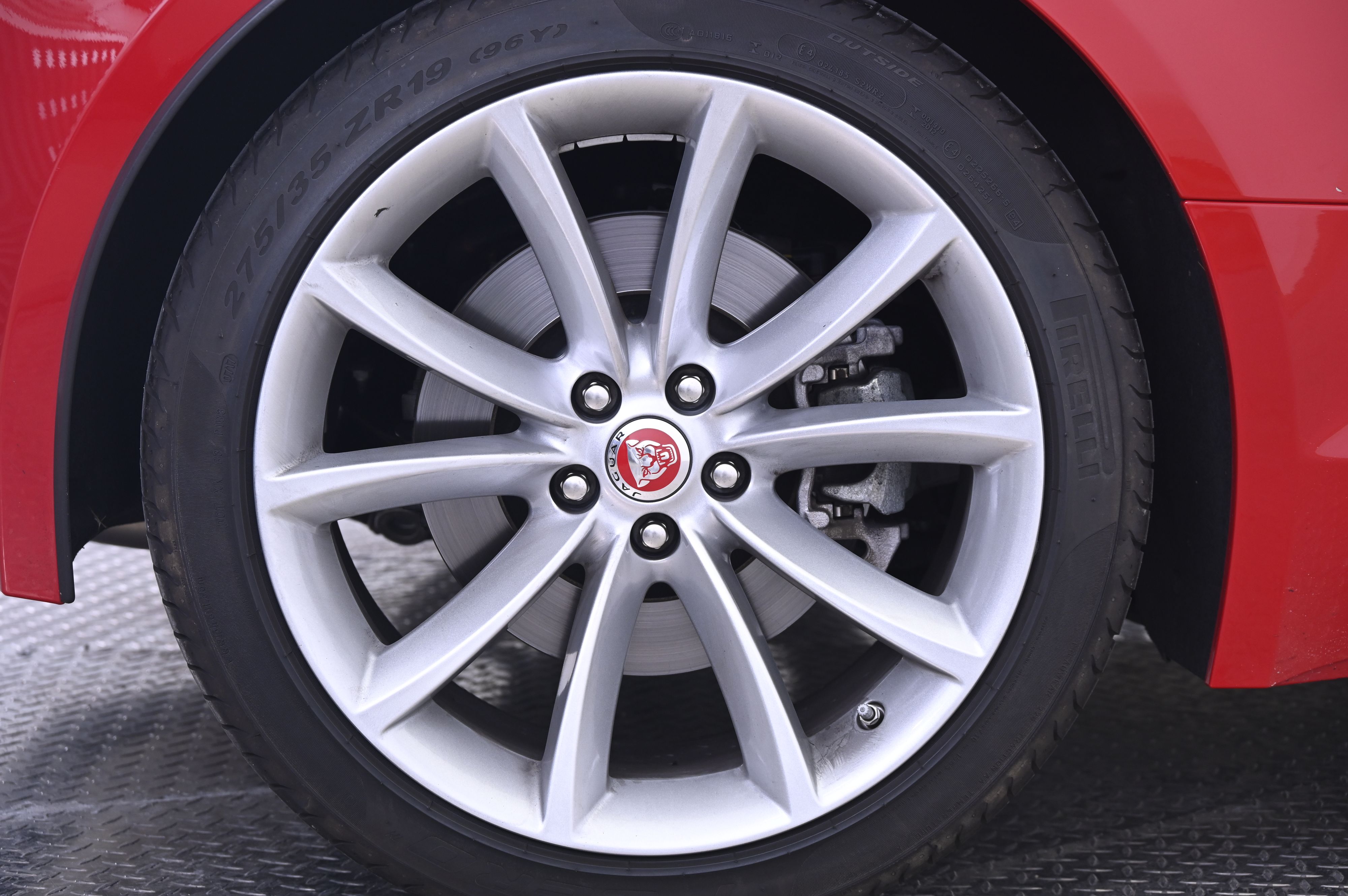 Thumbnail: 2018 Jaguar F-Type - 13