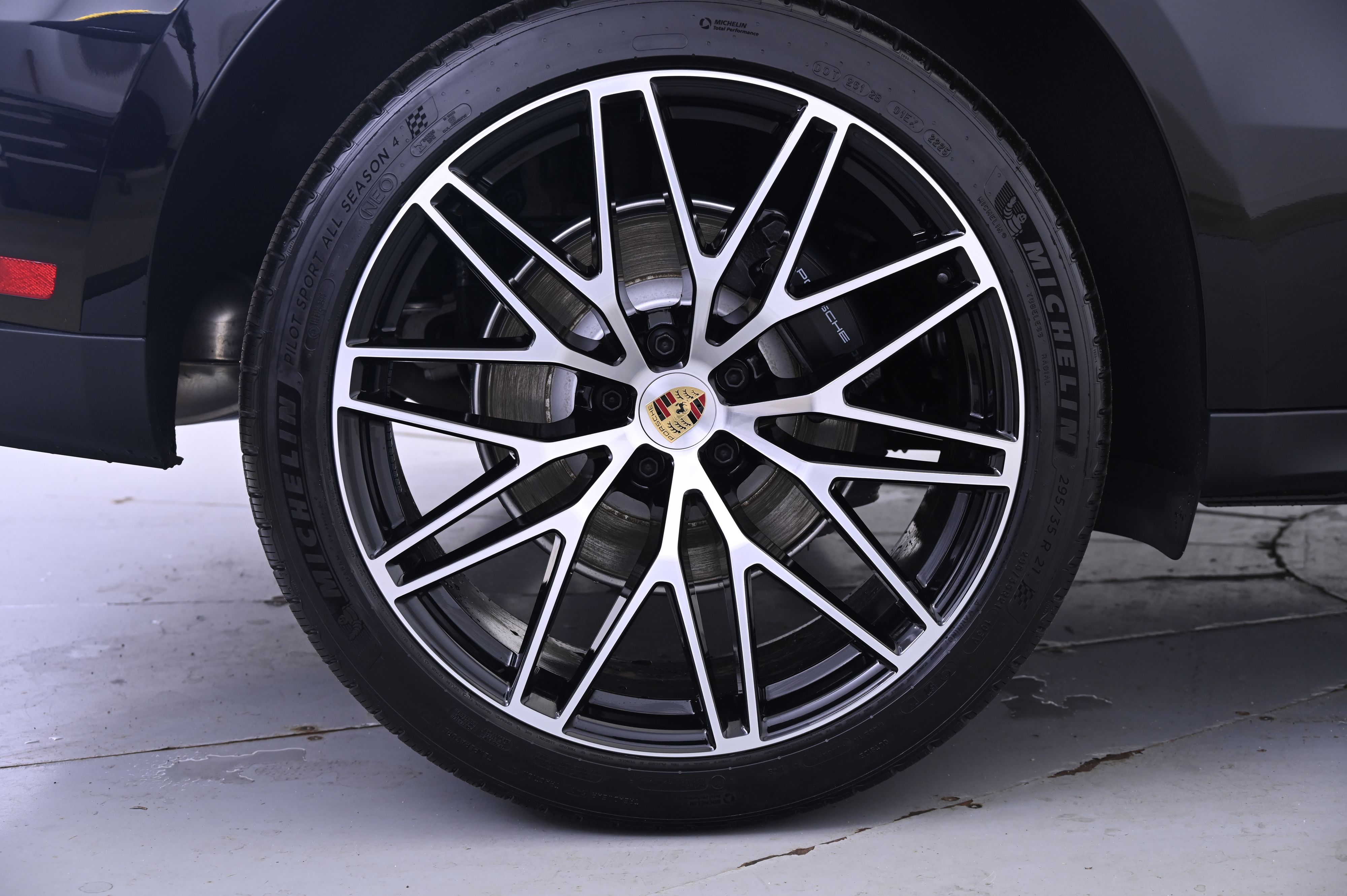Thumbnail: 2026 Porsche Macan - 13