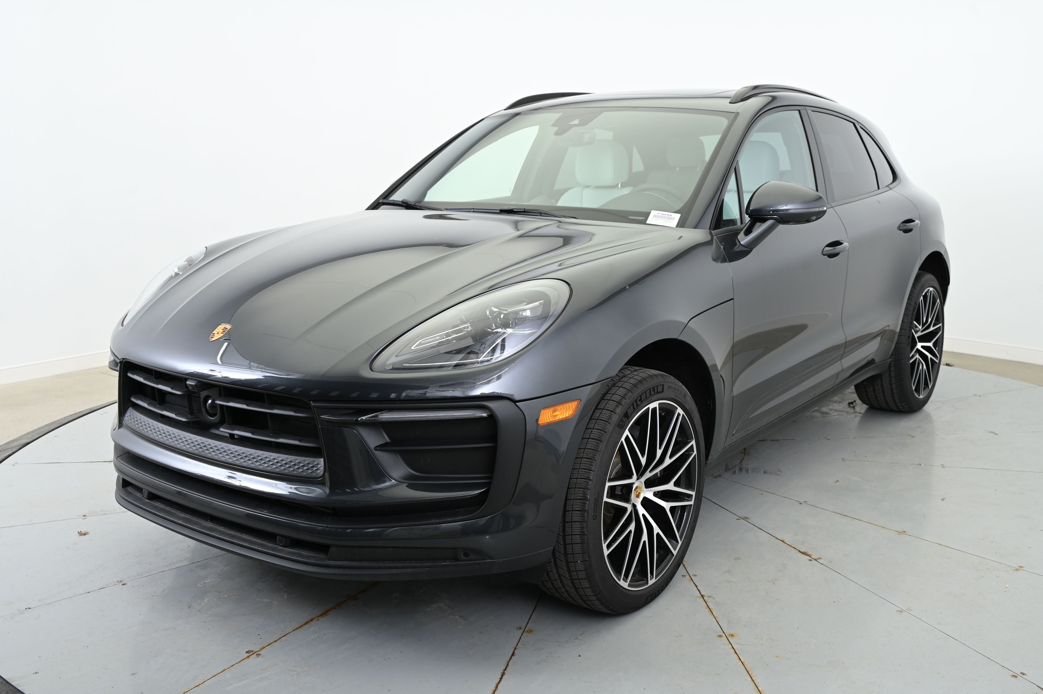 Thumbnail: 2025 Porsche Macan - 1