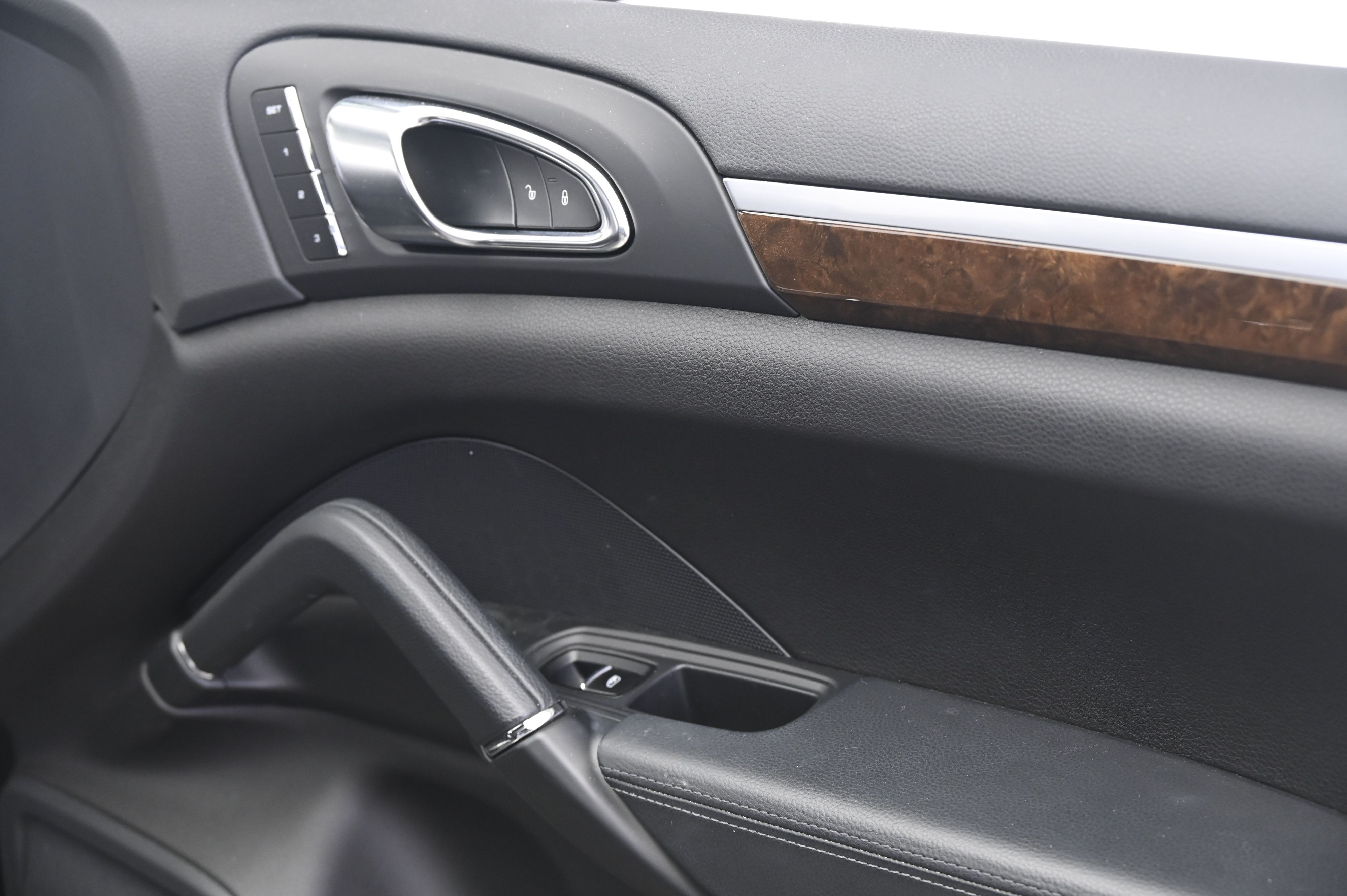 Thumbnail: 2014 Porsche Cayenne - 21