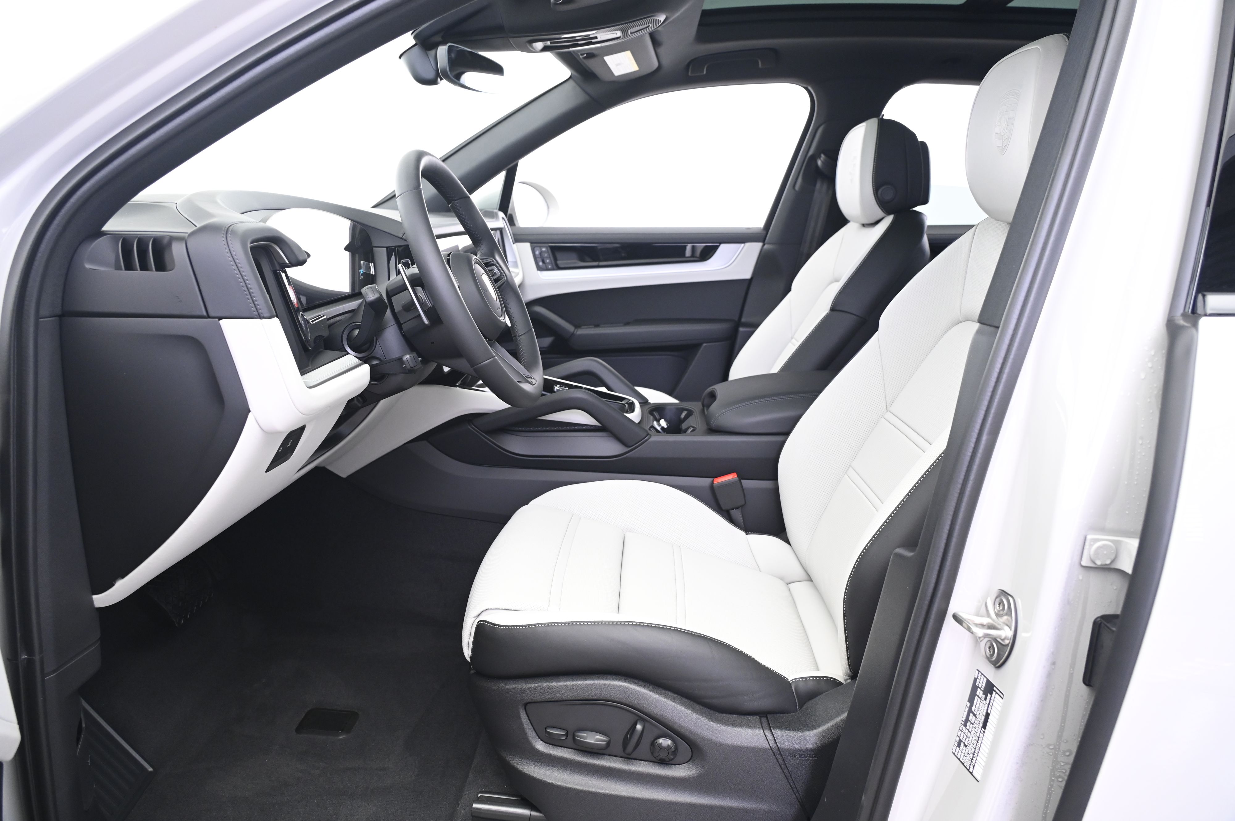 Thumbnail: 2026 Porsche Cayenne - 29