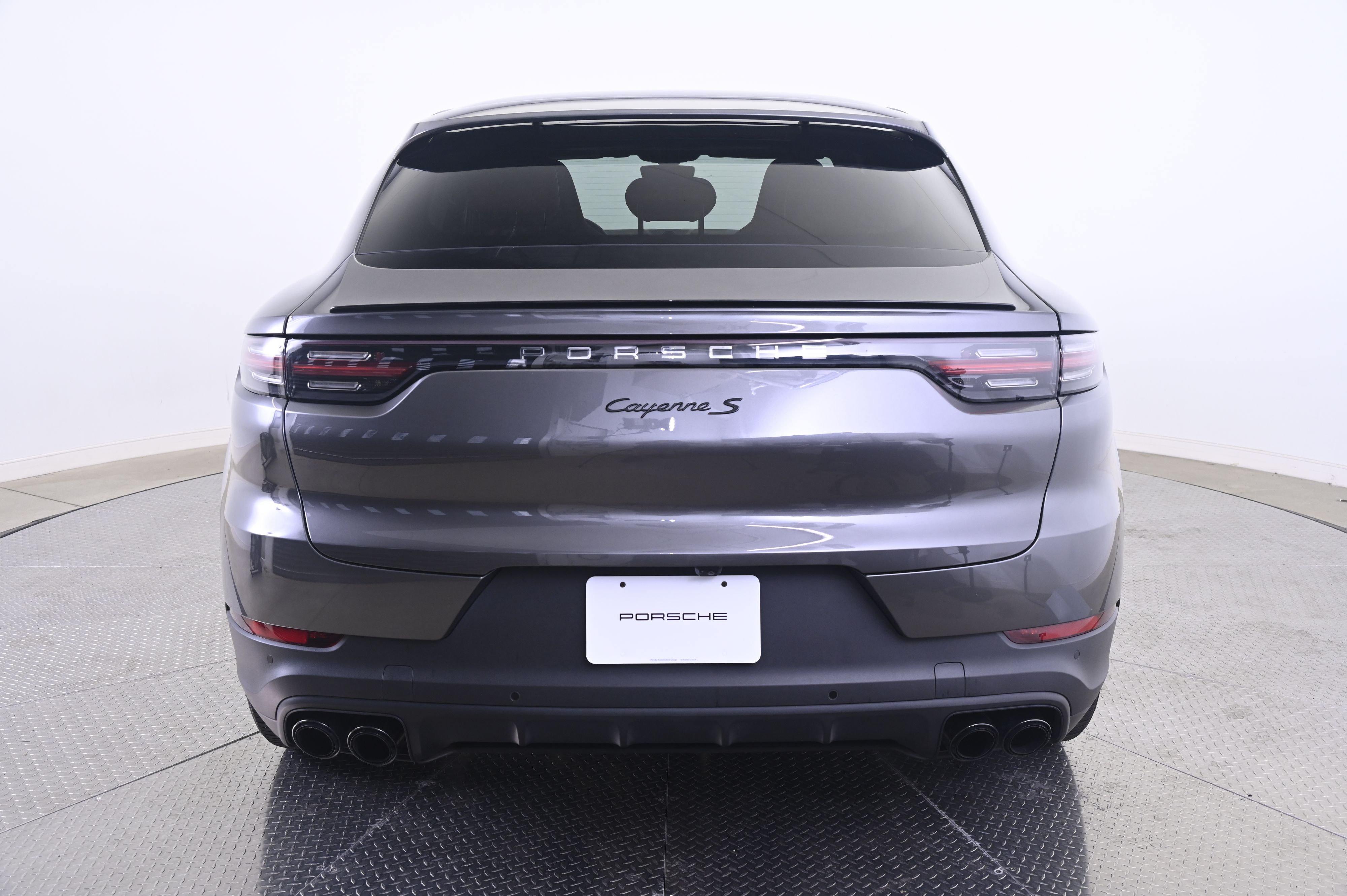 Thumbnail: 2022 Porsche  - 6
