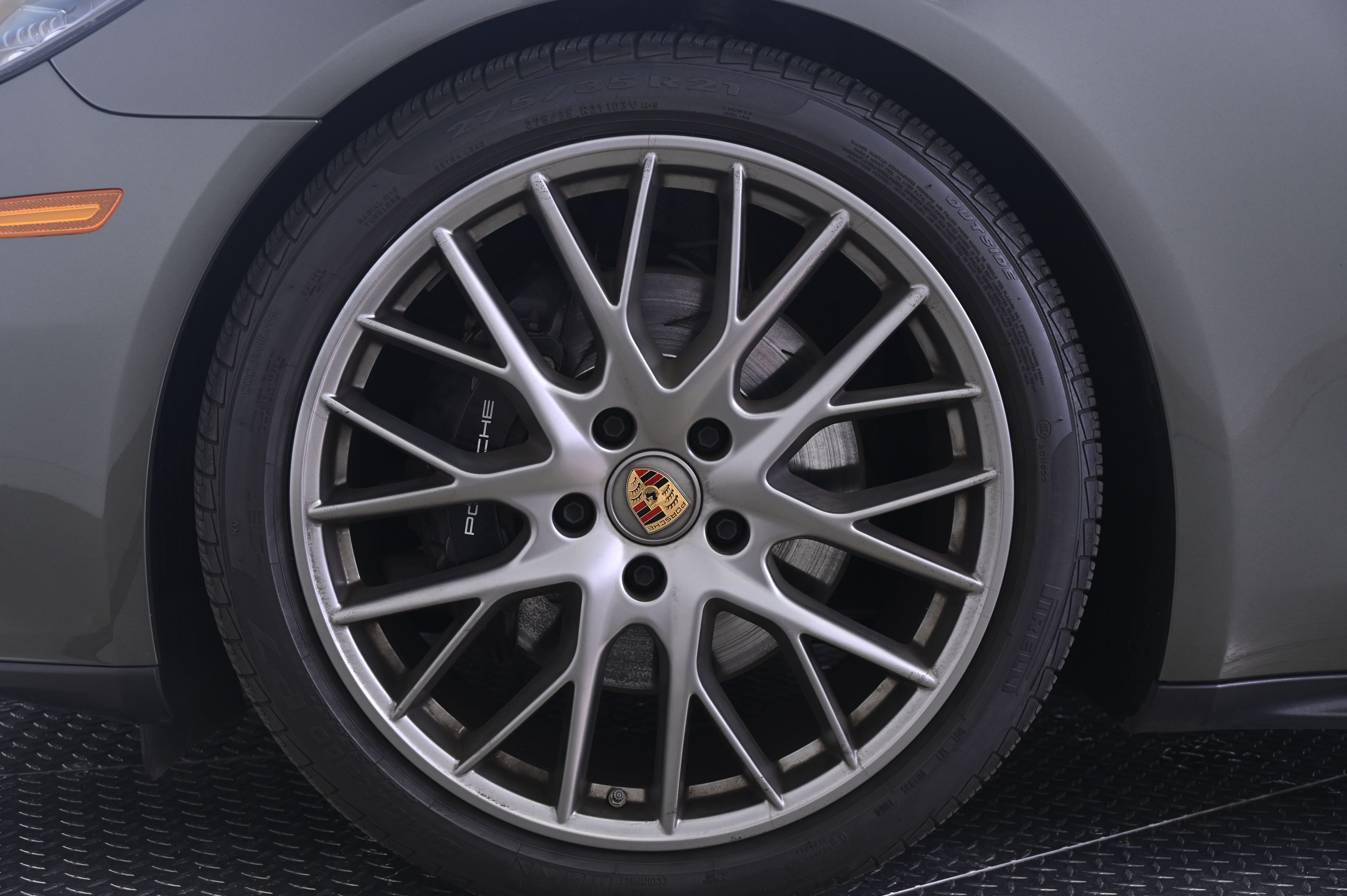 Thumbnail: 2023 Porsche Panamera - 11