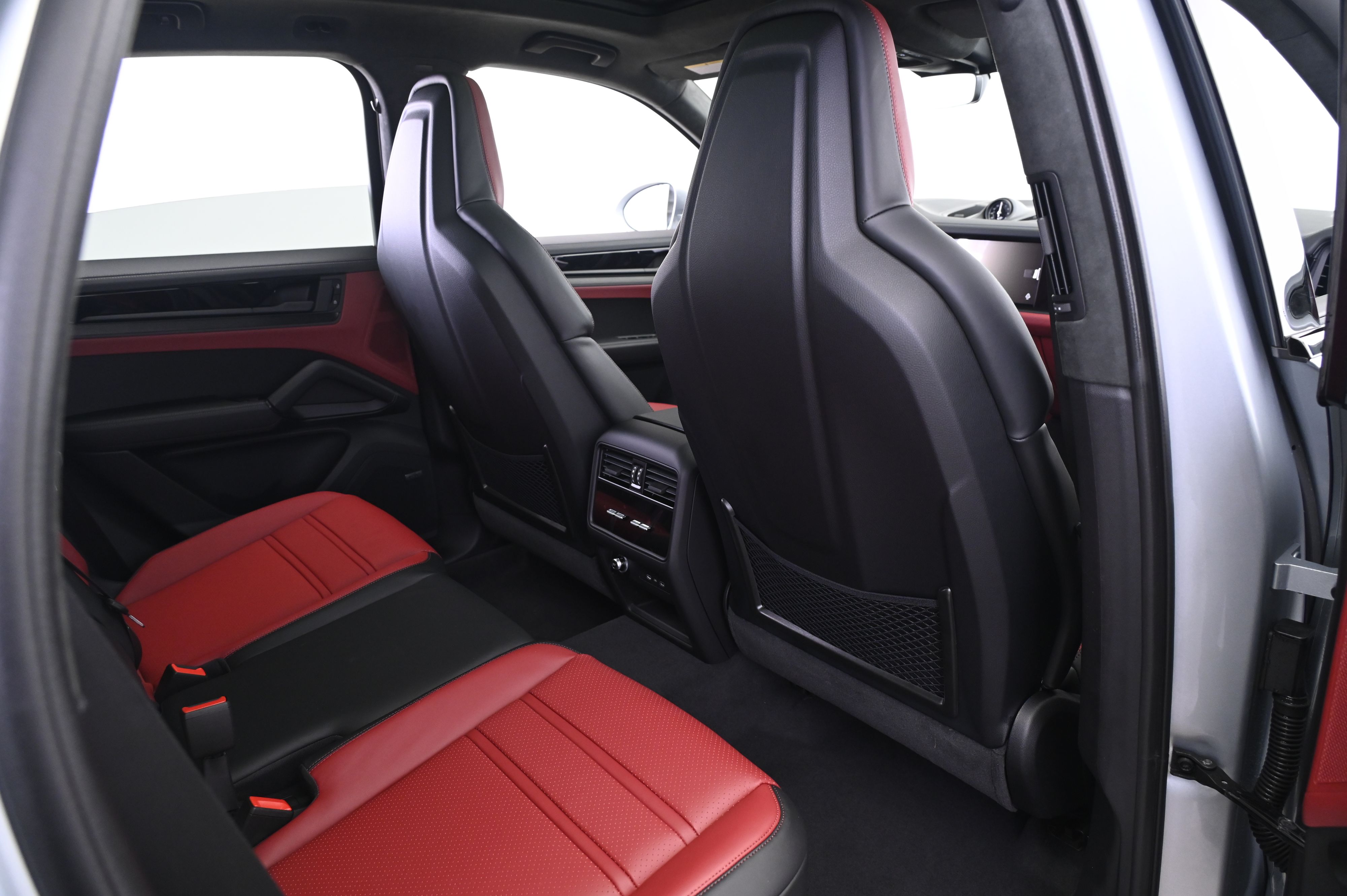 Thumbnail: 2026 Porsche Cayenne - 17