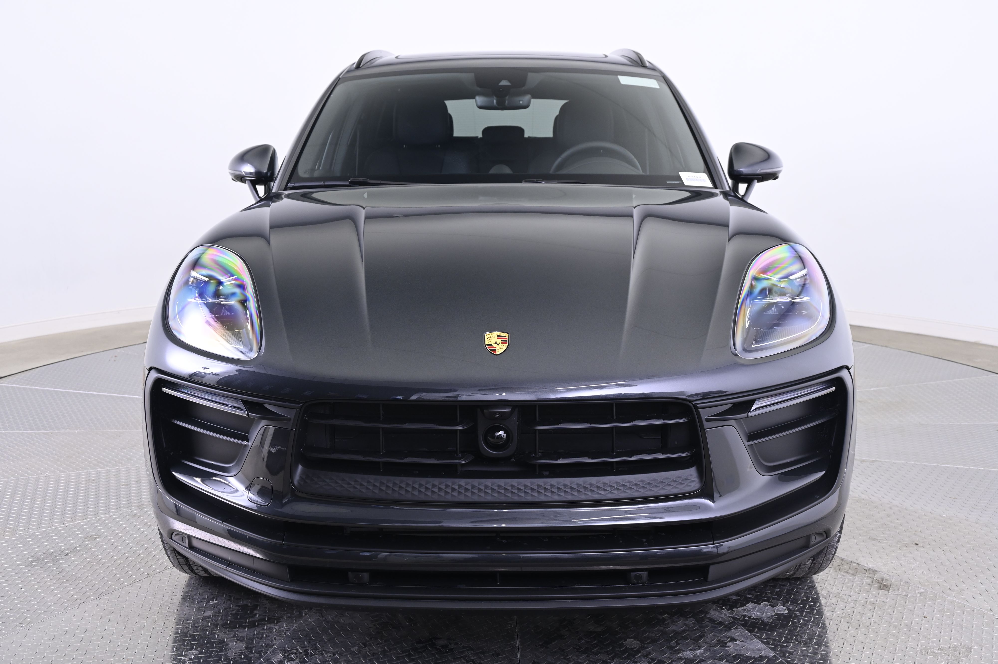 Thumbnail: 2026 Porsche Macan - 10