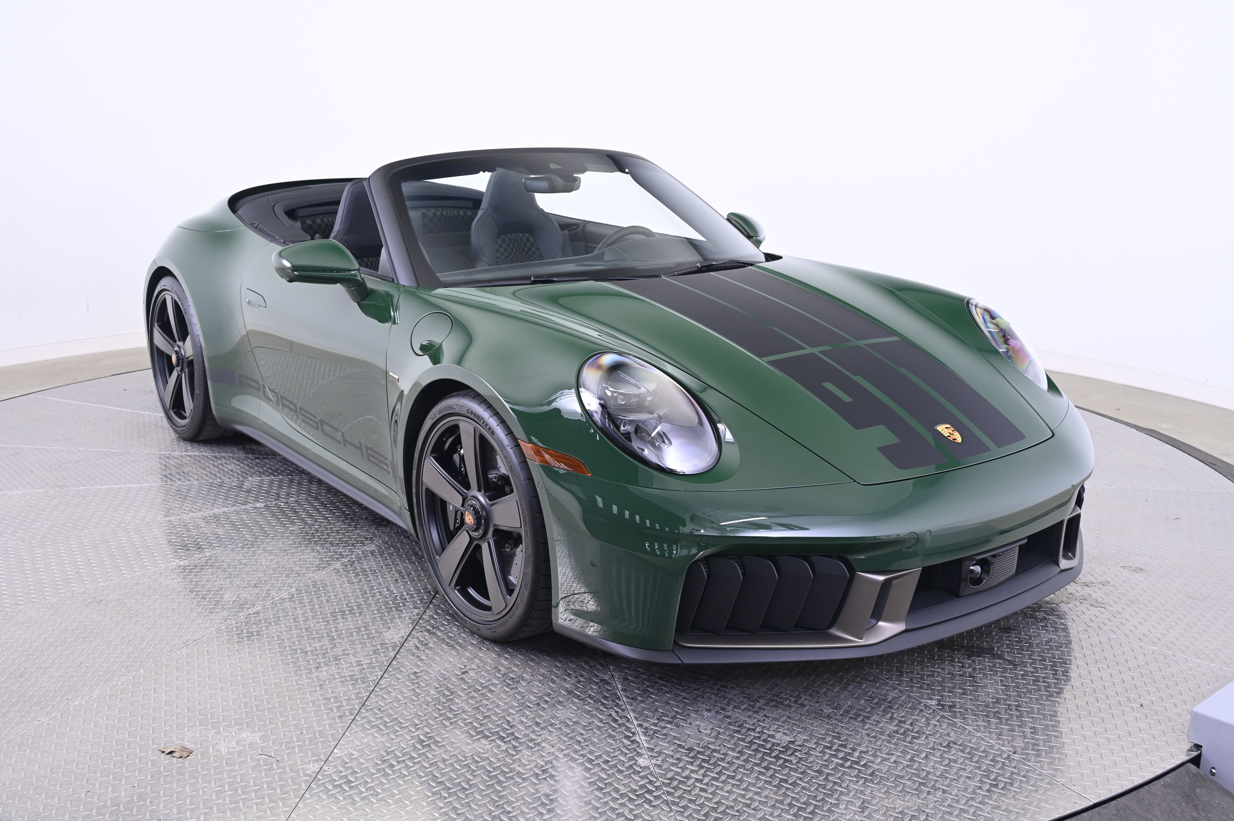 Thumbnail: 2026 Porsche 911 - 9