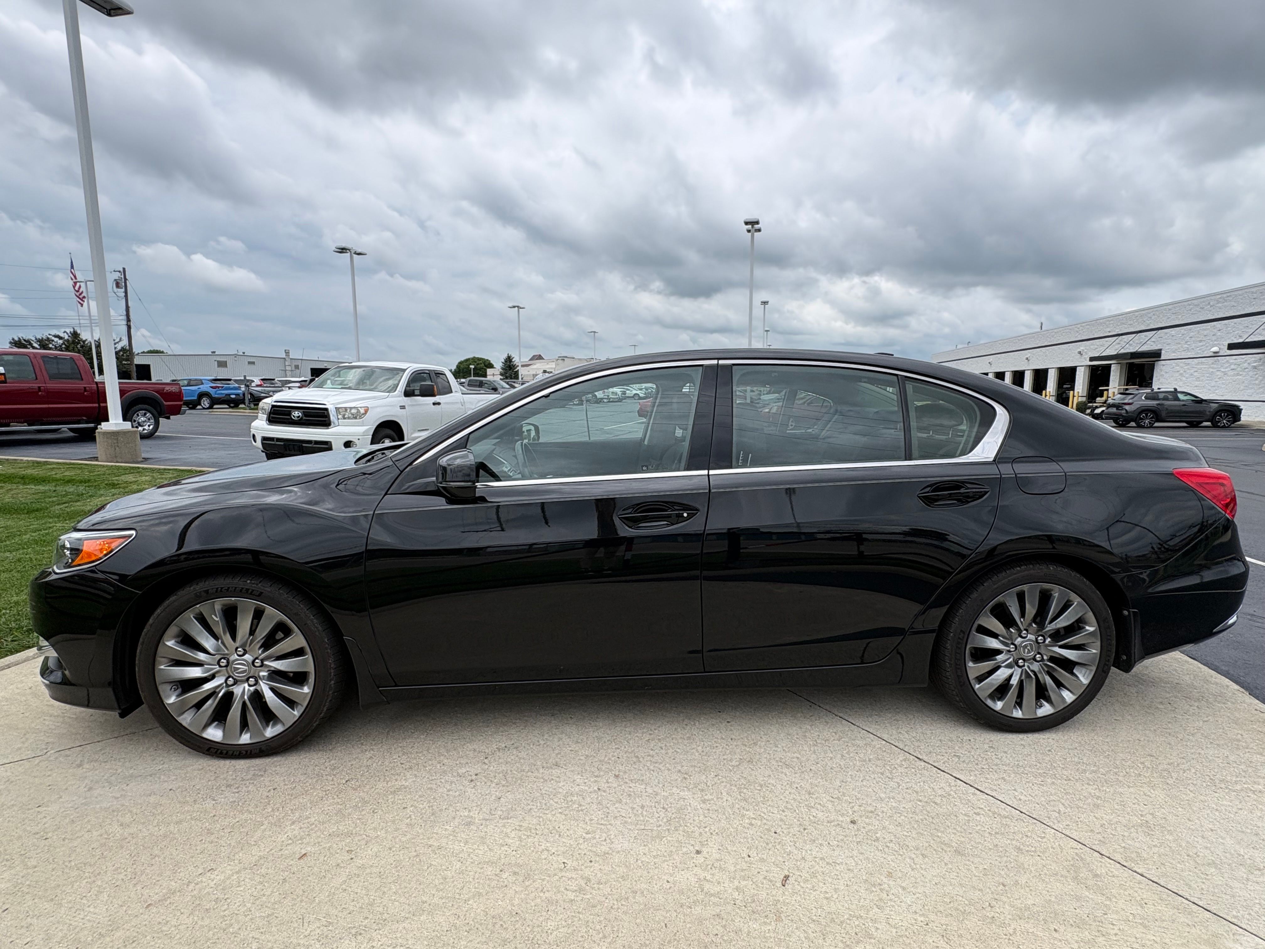 Used 2017 Crystal Black Pearl Acura Base image 4