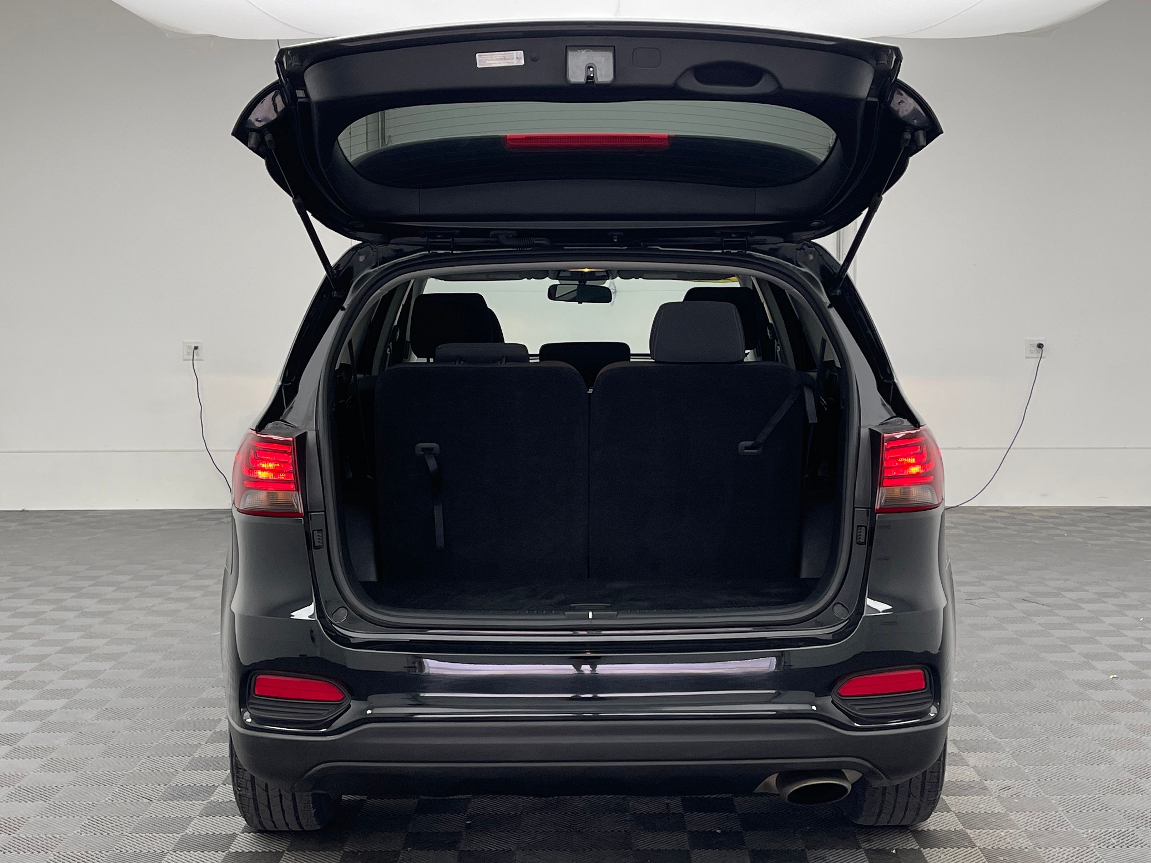 Used 2020 Ebony Black Kia LX image 8