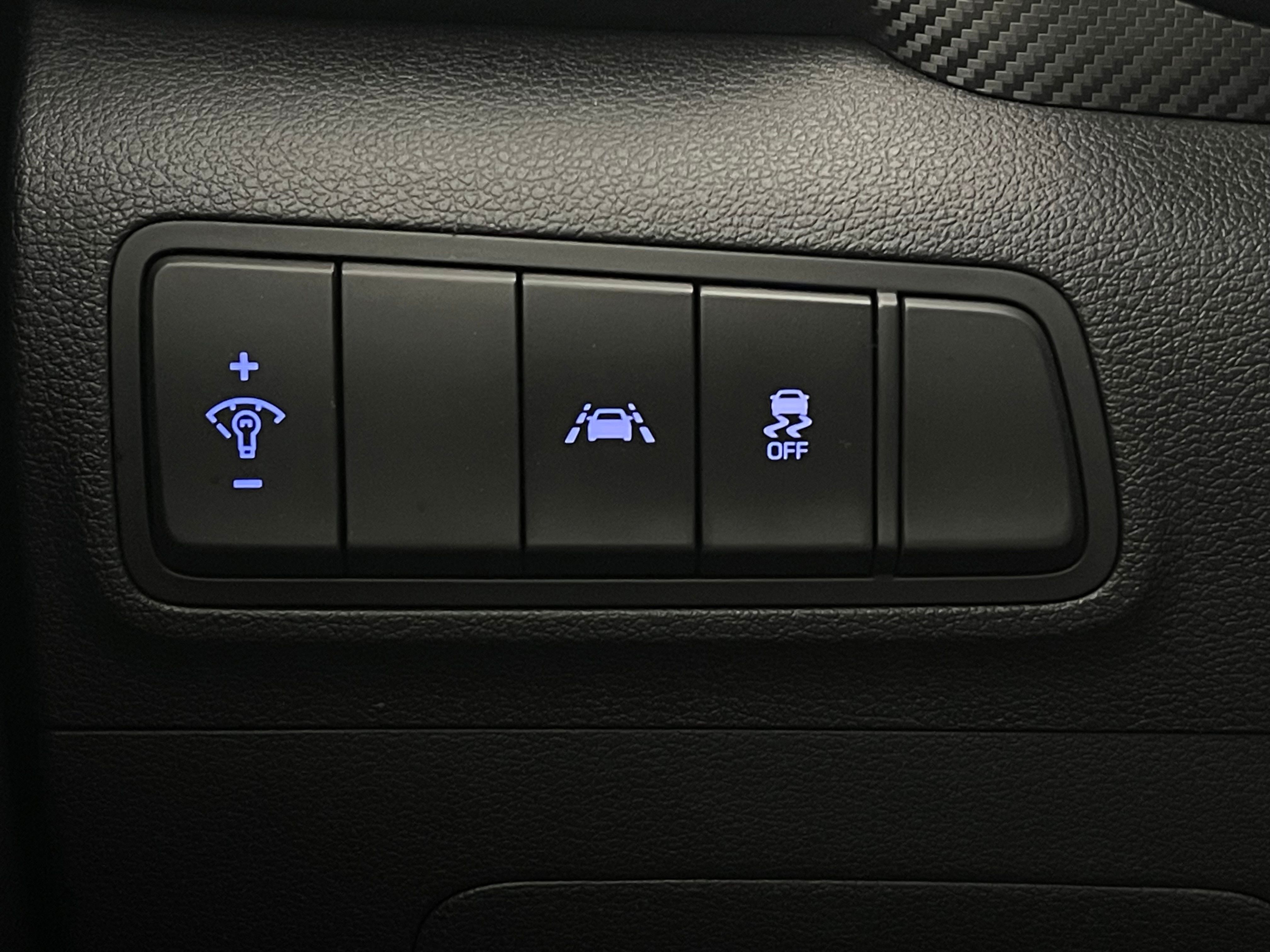 Used 2021 Dusk Blue Hyundai SE image 19
