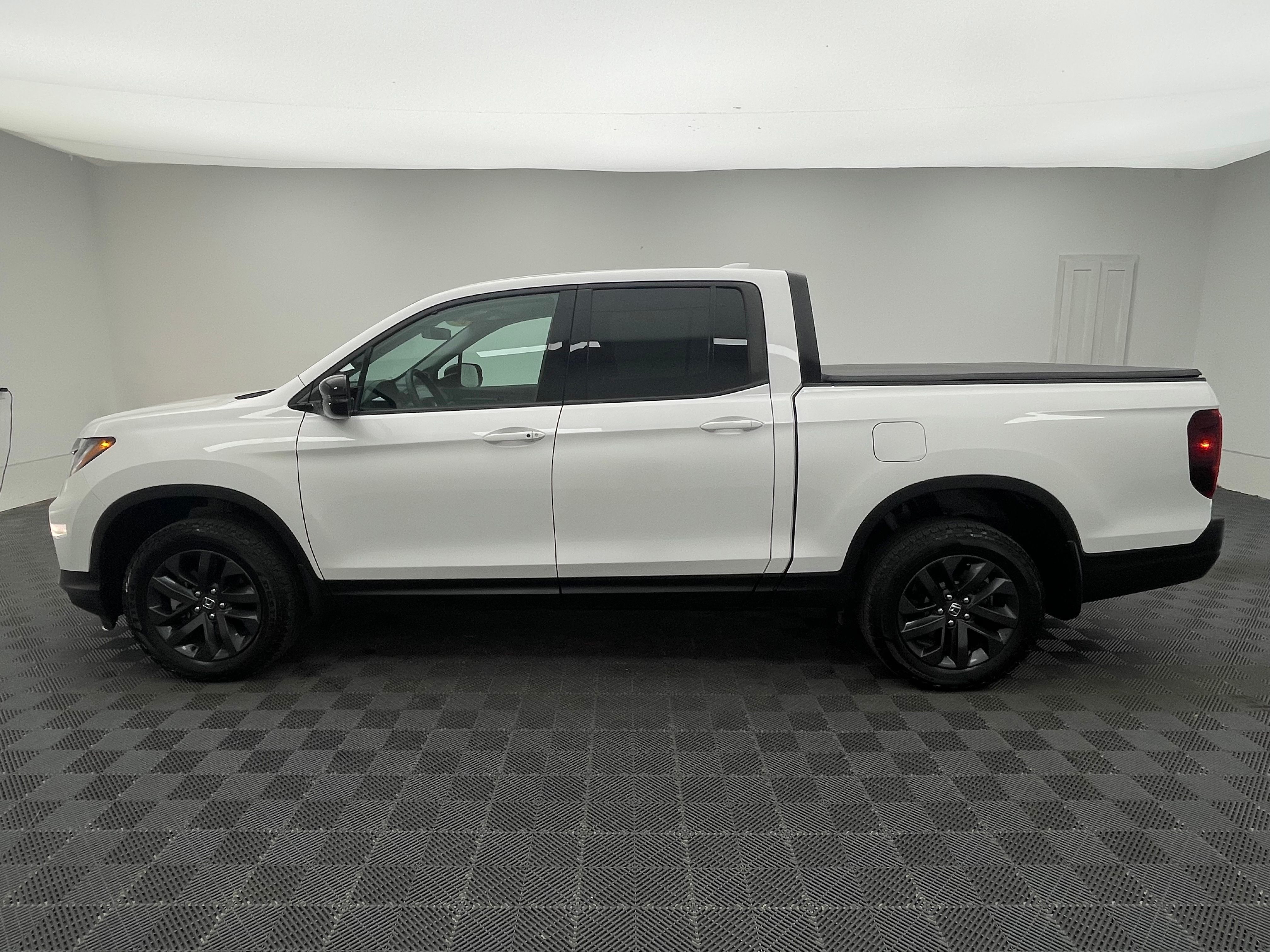 Used 2024 White Honda Sport image 9