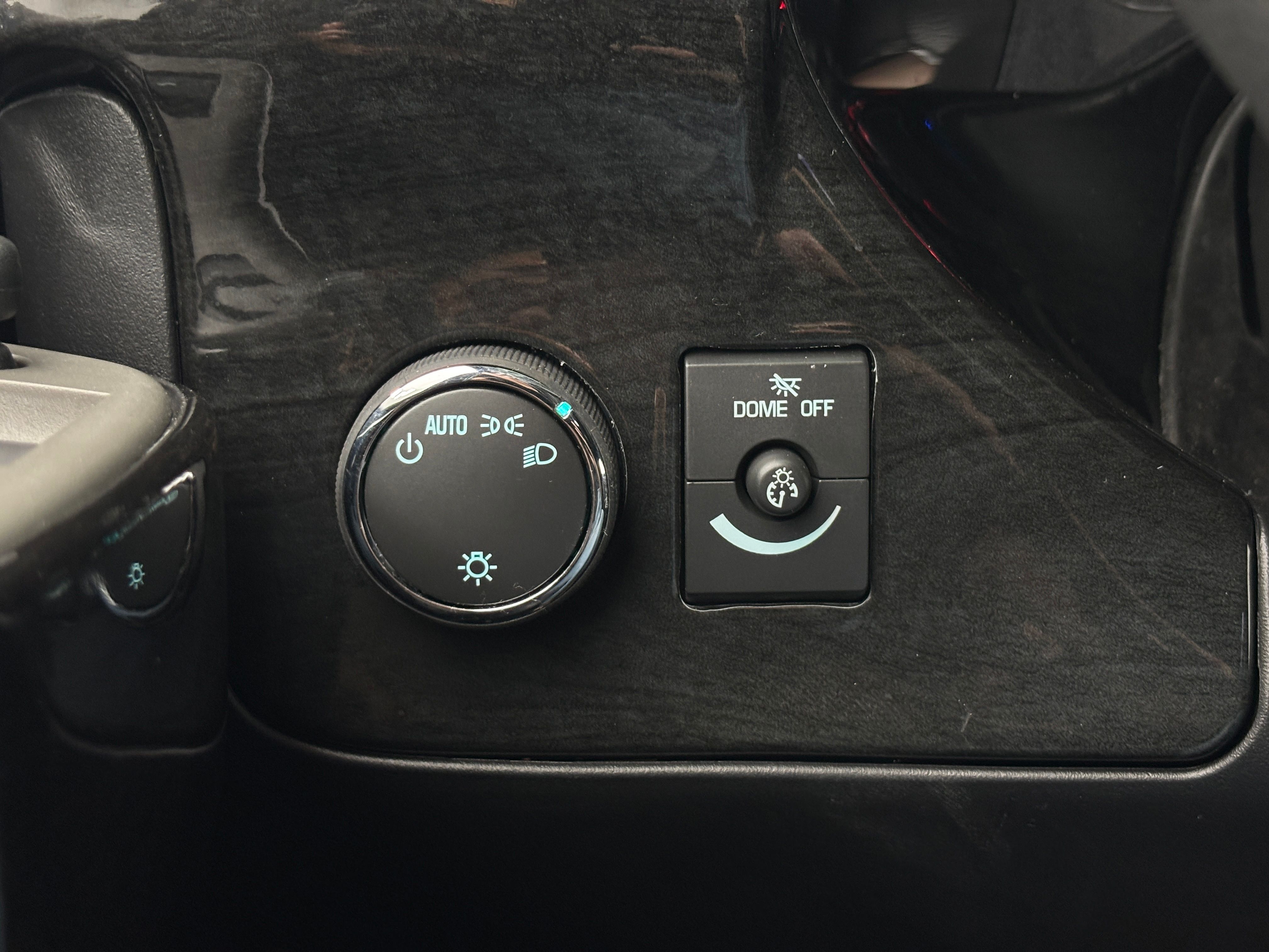 New 2026 Onyx Black GMC Explorer Limited SE image 32