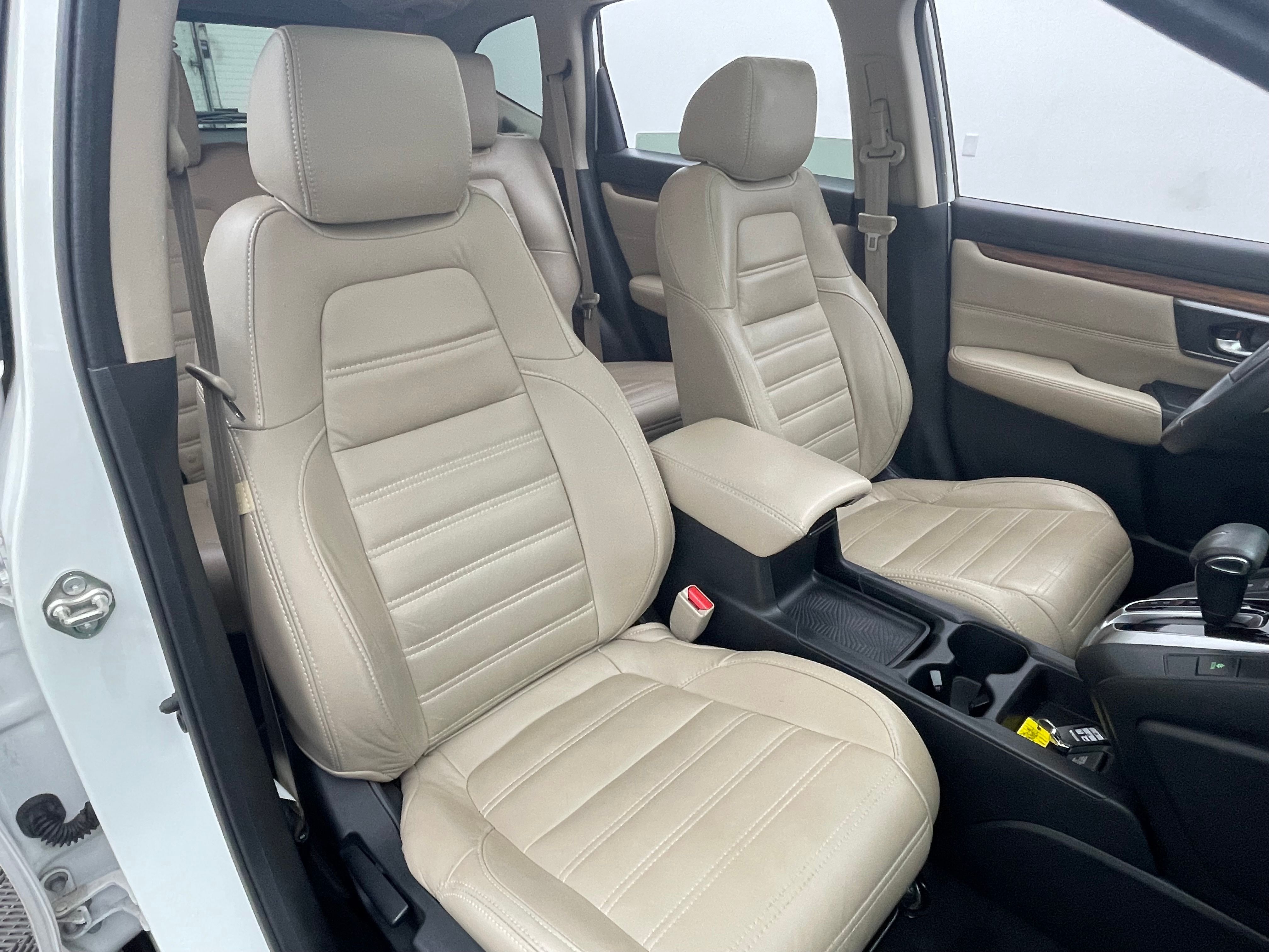 Used 2017 White Honda EX image 31