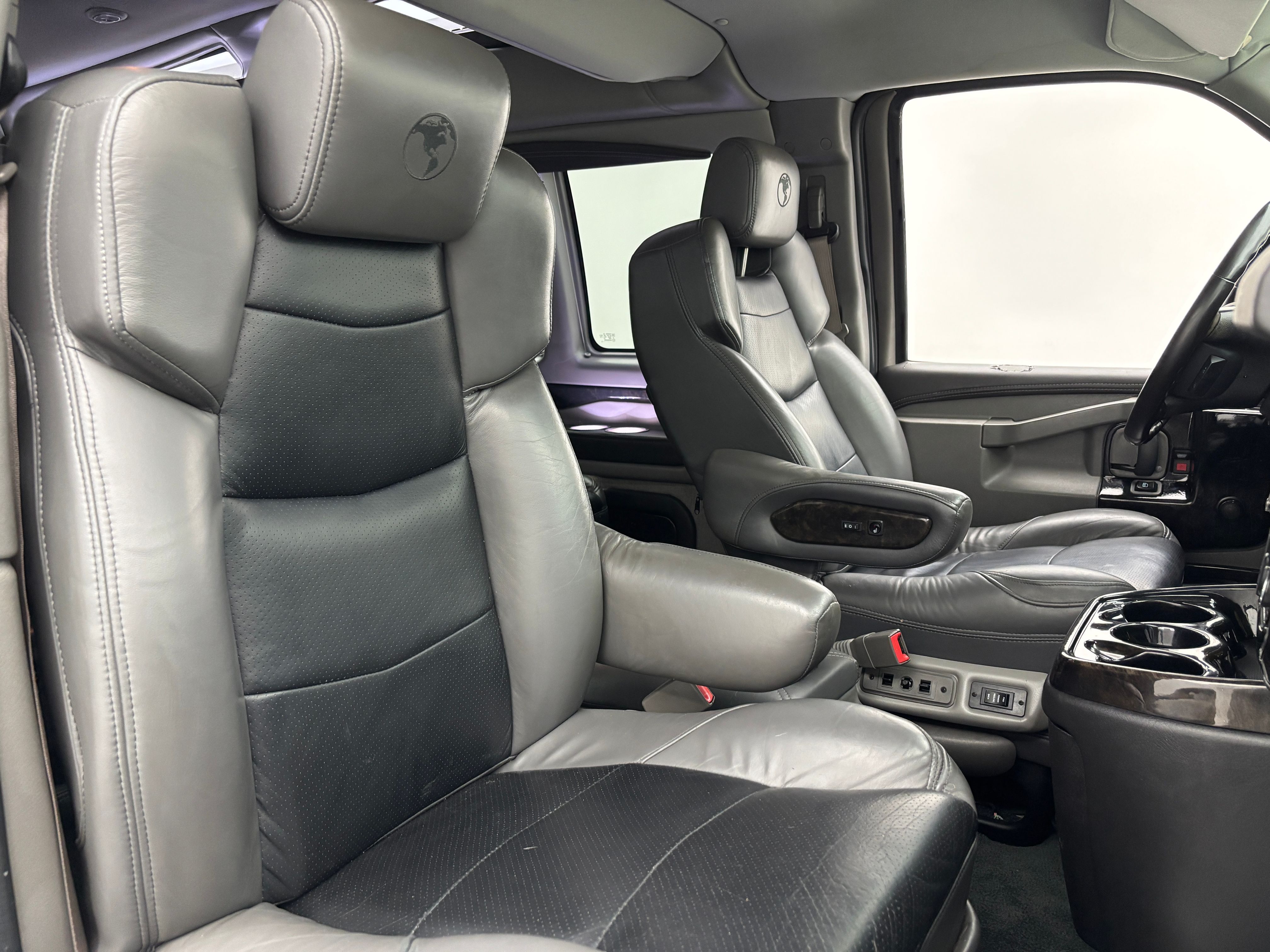 Used 2020 Onyx Black GMC Explorer Limited SE image 25