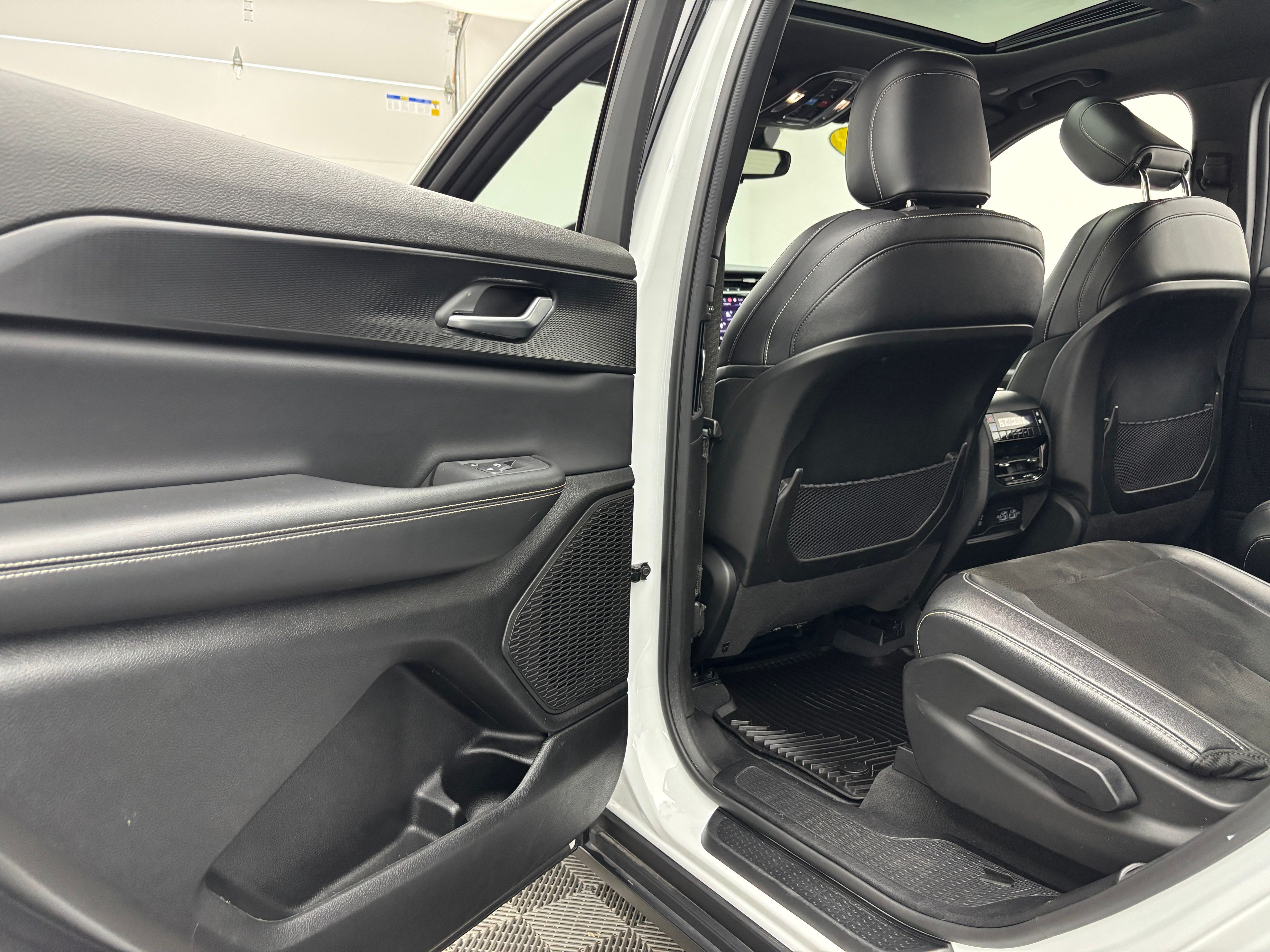 Used 2023 Bright White Clearcoat Jeep Altitude X image 41