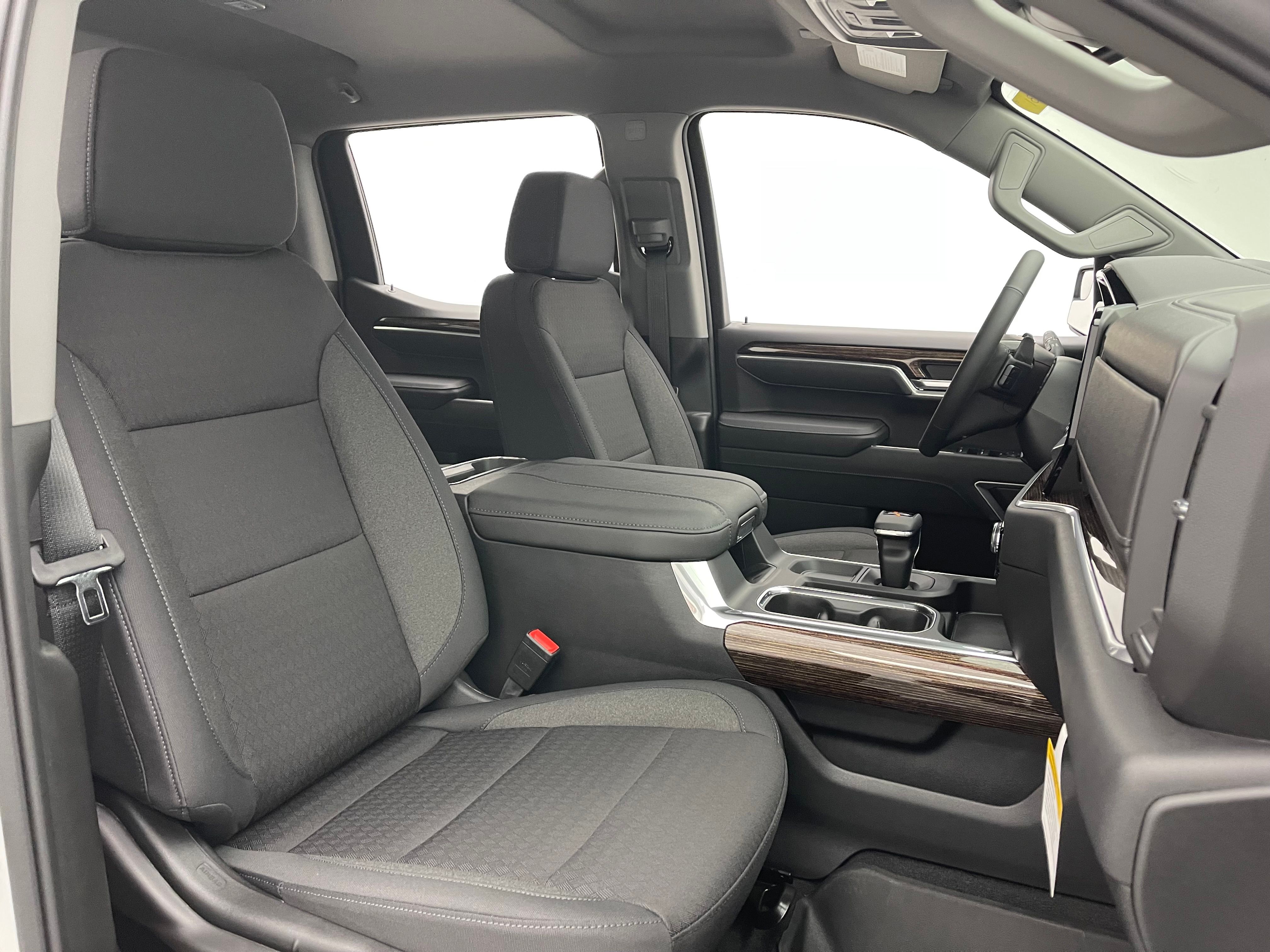 New 2026 Summit White GMC Elevation image 32