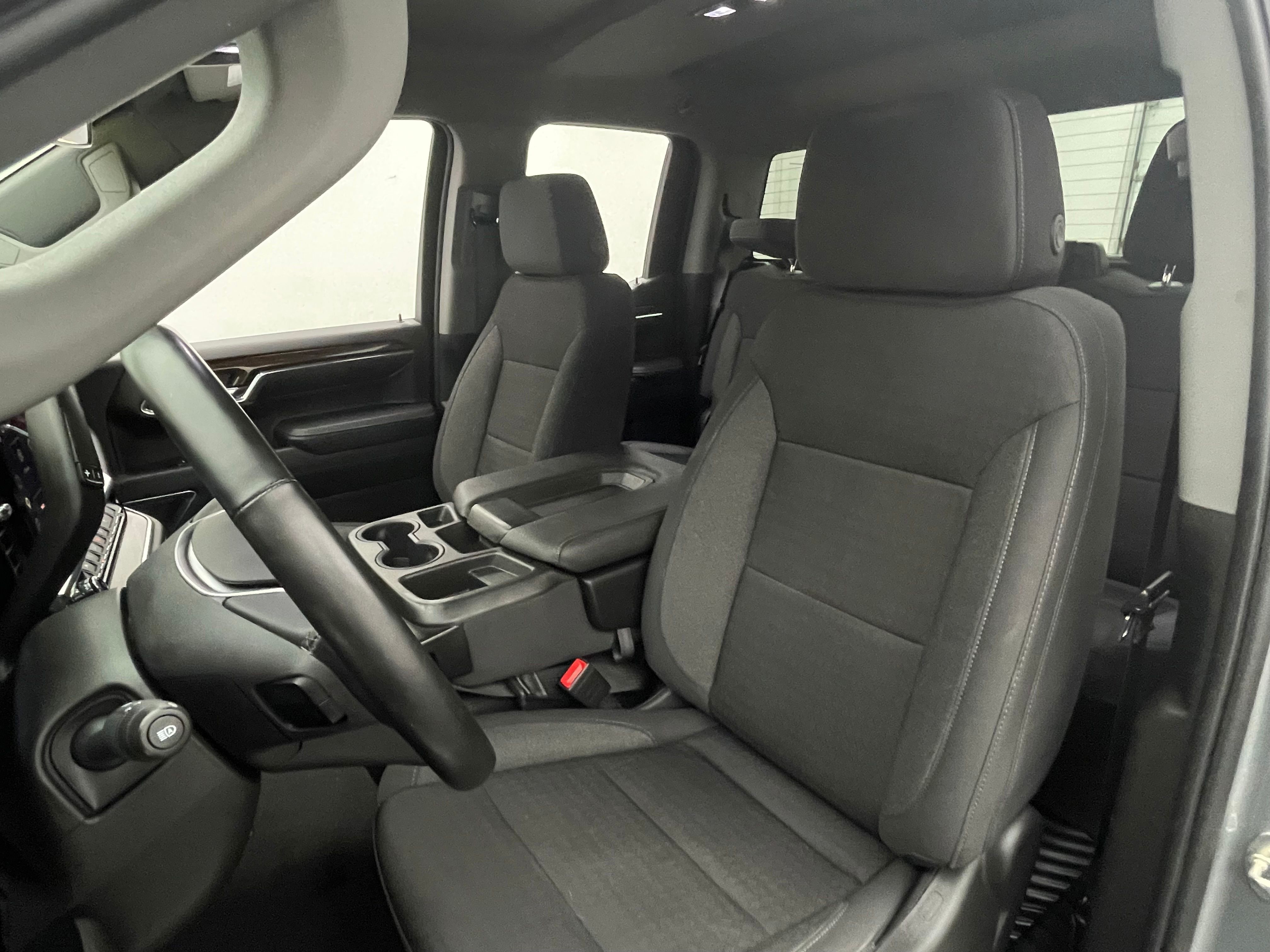 Used 2023 Sterling Metallic GMC Elevation image 17