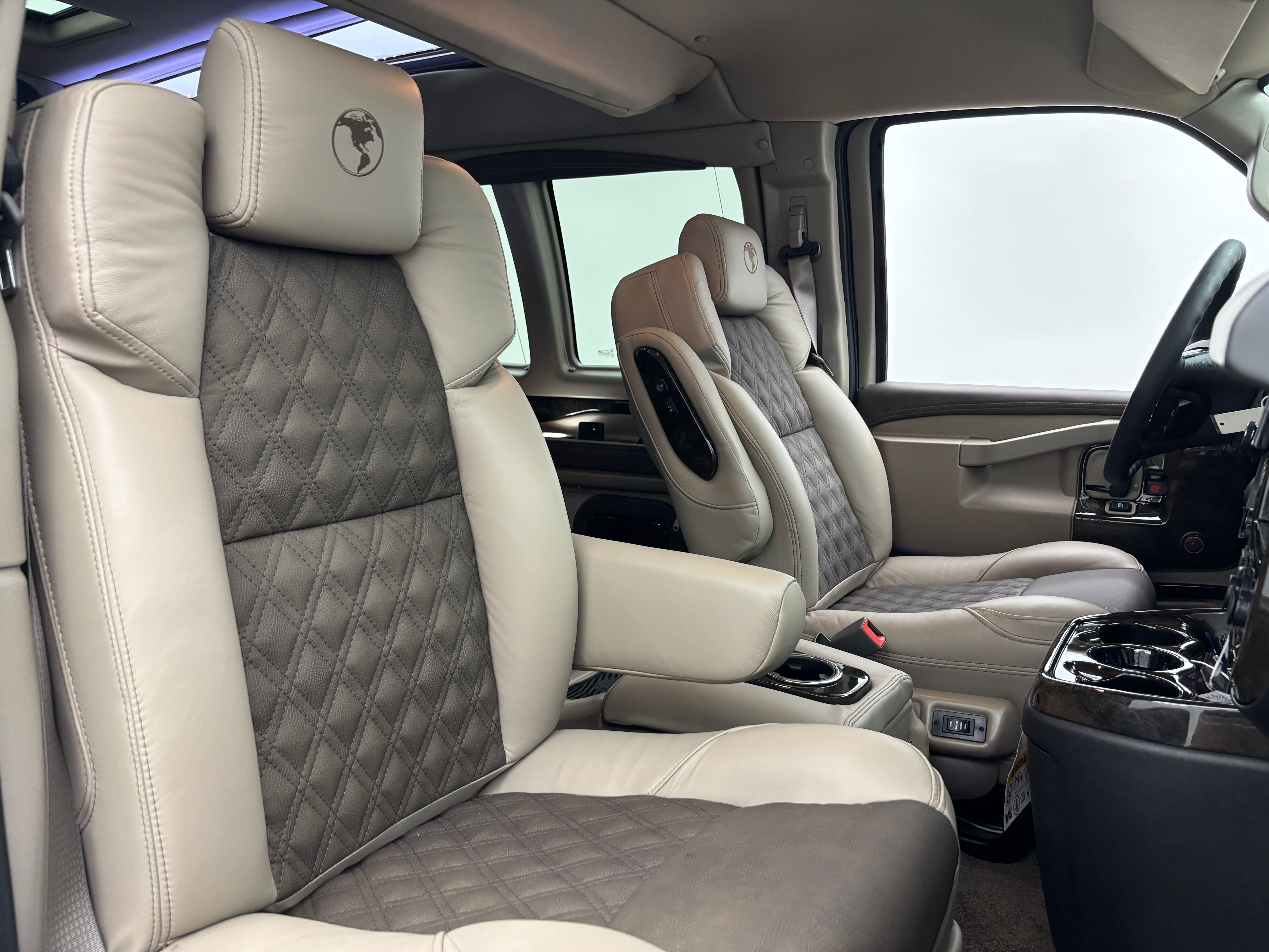 New 2026 Onyx Black GMC Explorer Limited SE image 24