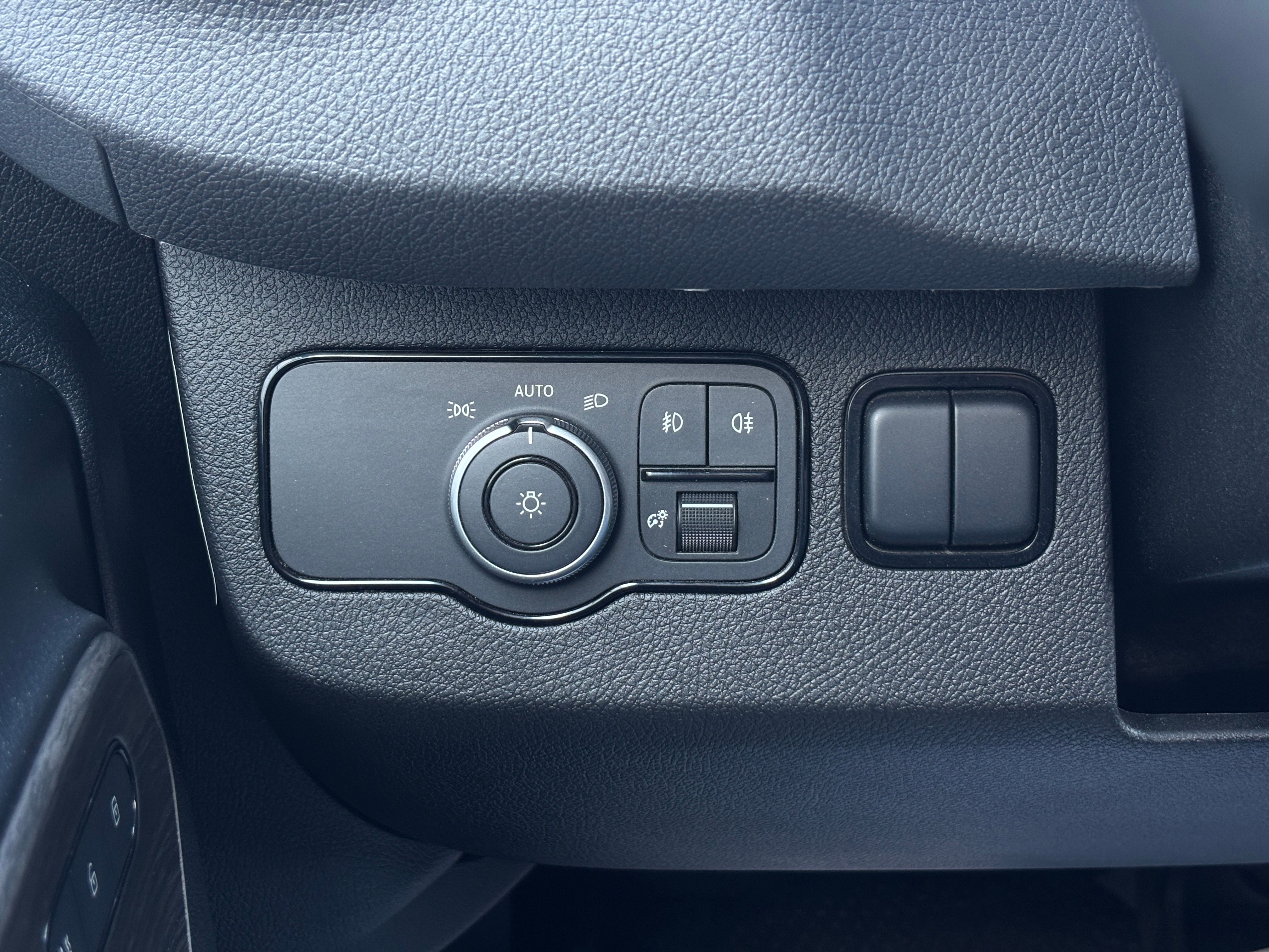 New 2027 Black Mercedes-Benz OGV VDrive image 31