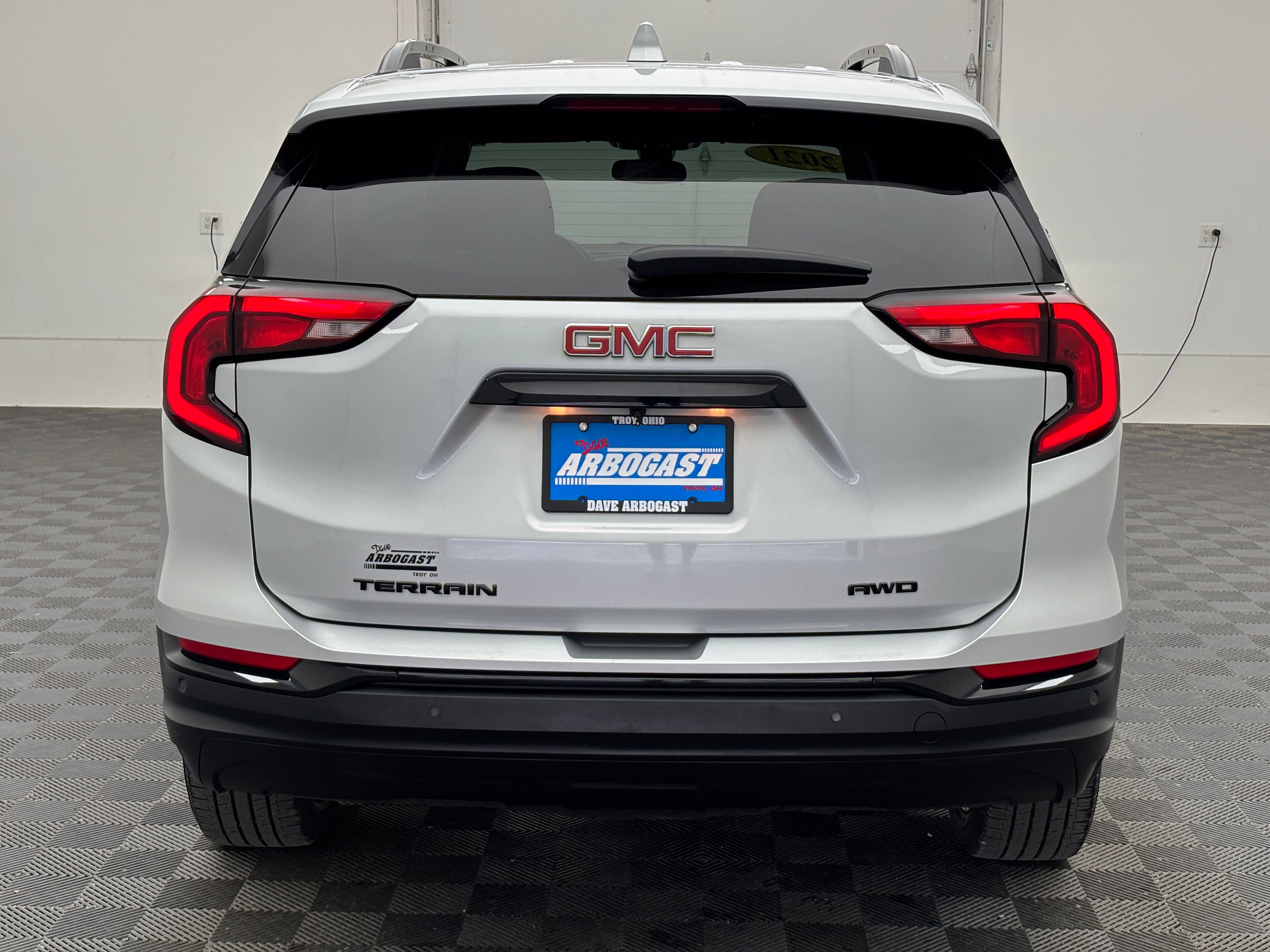 Used 2021 Quicksilver Metallic GMC SLE image 7