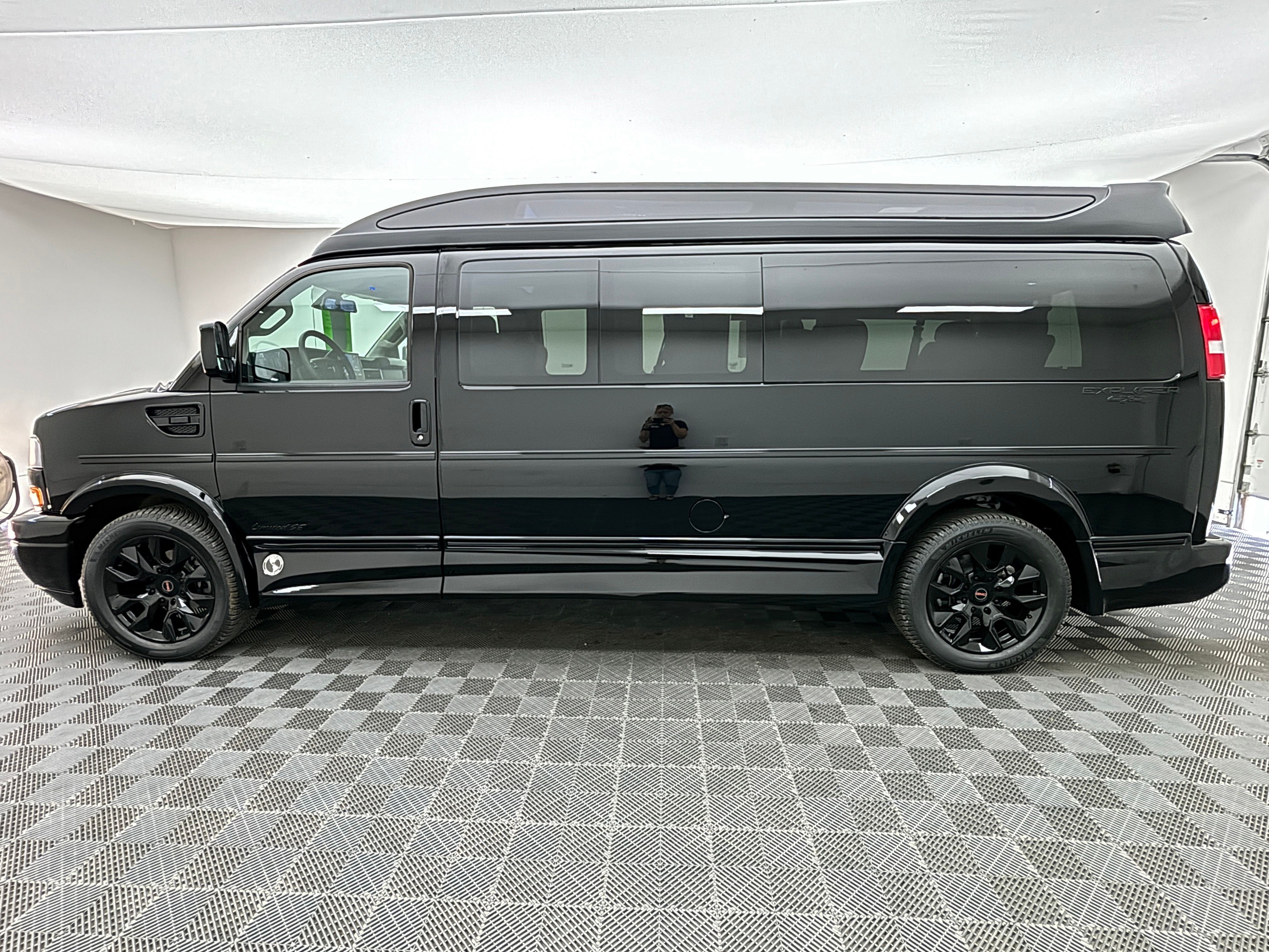 New 2026 Onyx Black GMC Explorer Limited SE image 15