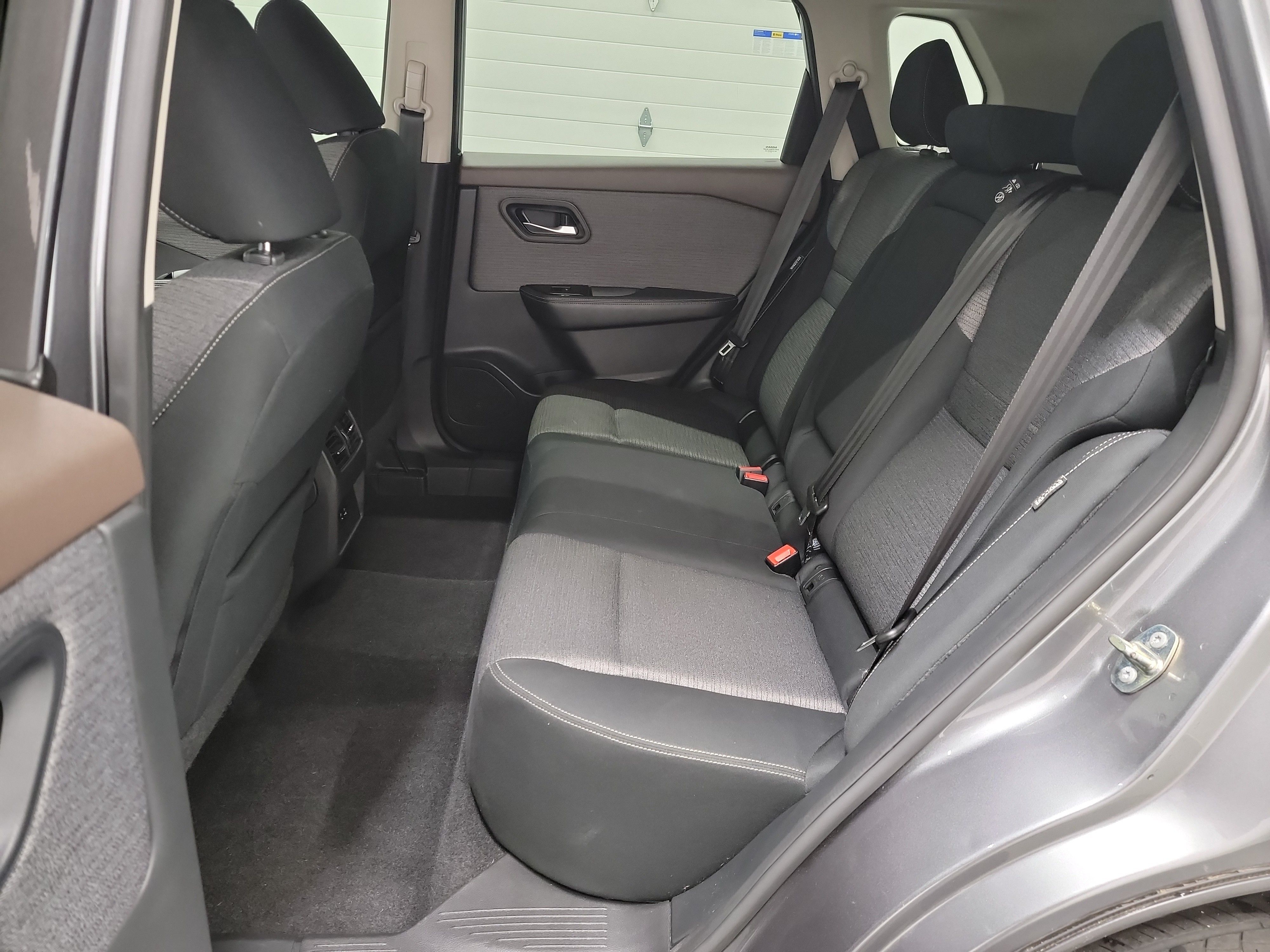 2021 Nissan Rogue SV photo