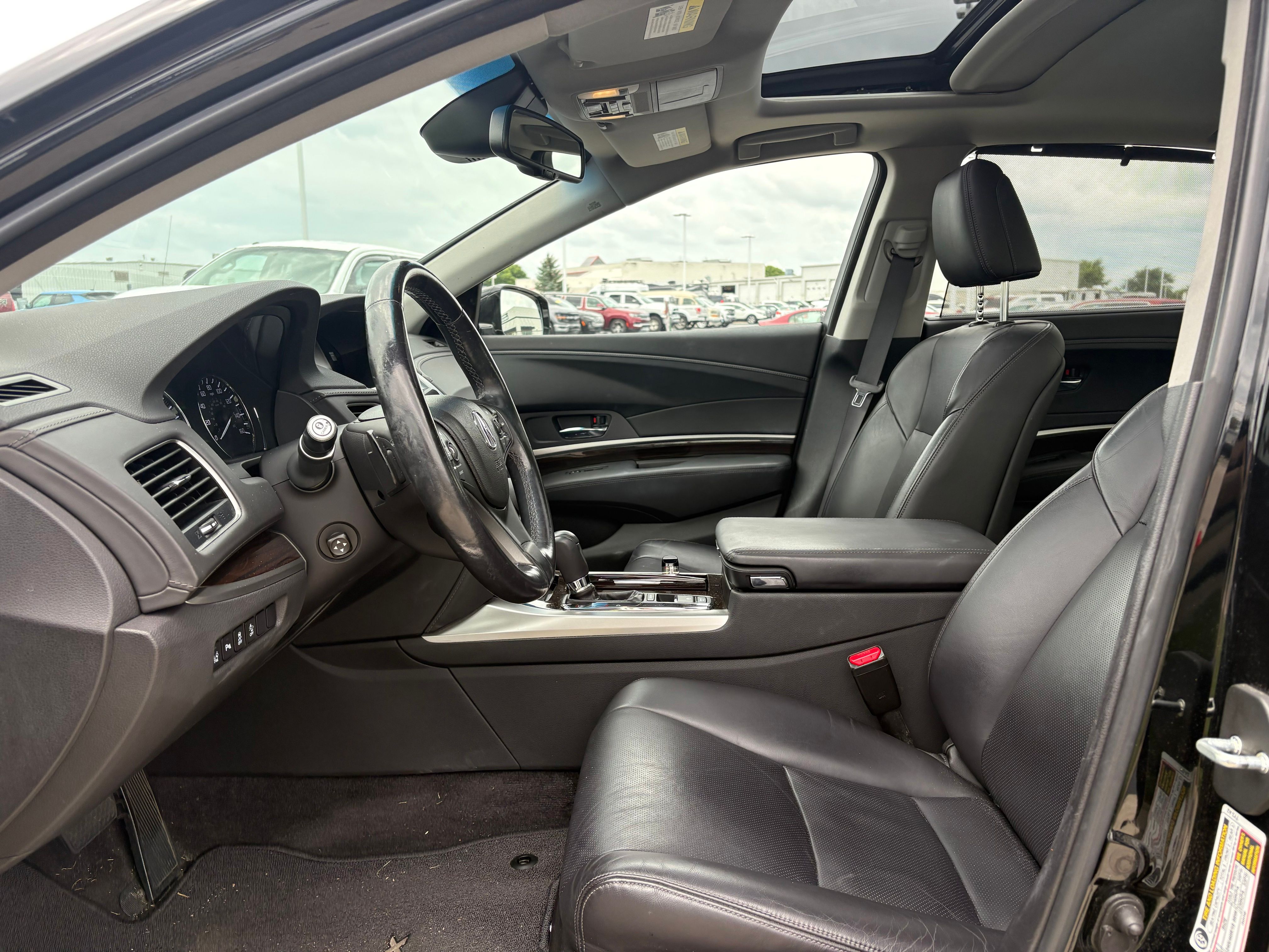 Used 2017 Crystal Black Pearl Acura Base image 14