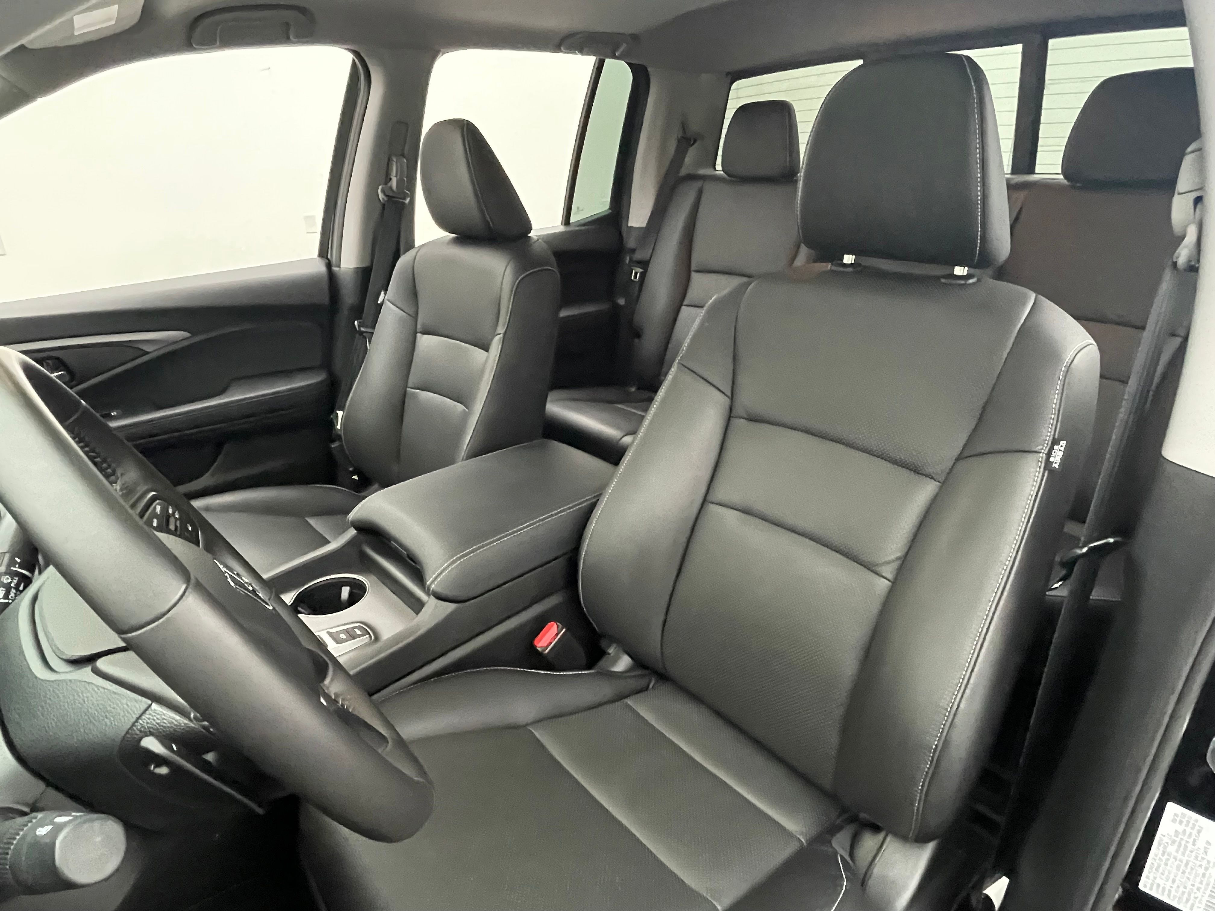 Used 2025 Crystal Black Pearl Honda RTL image 17