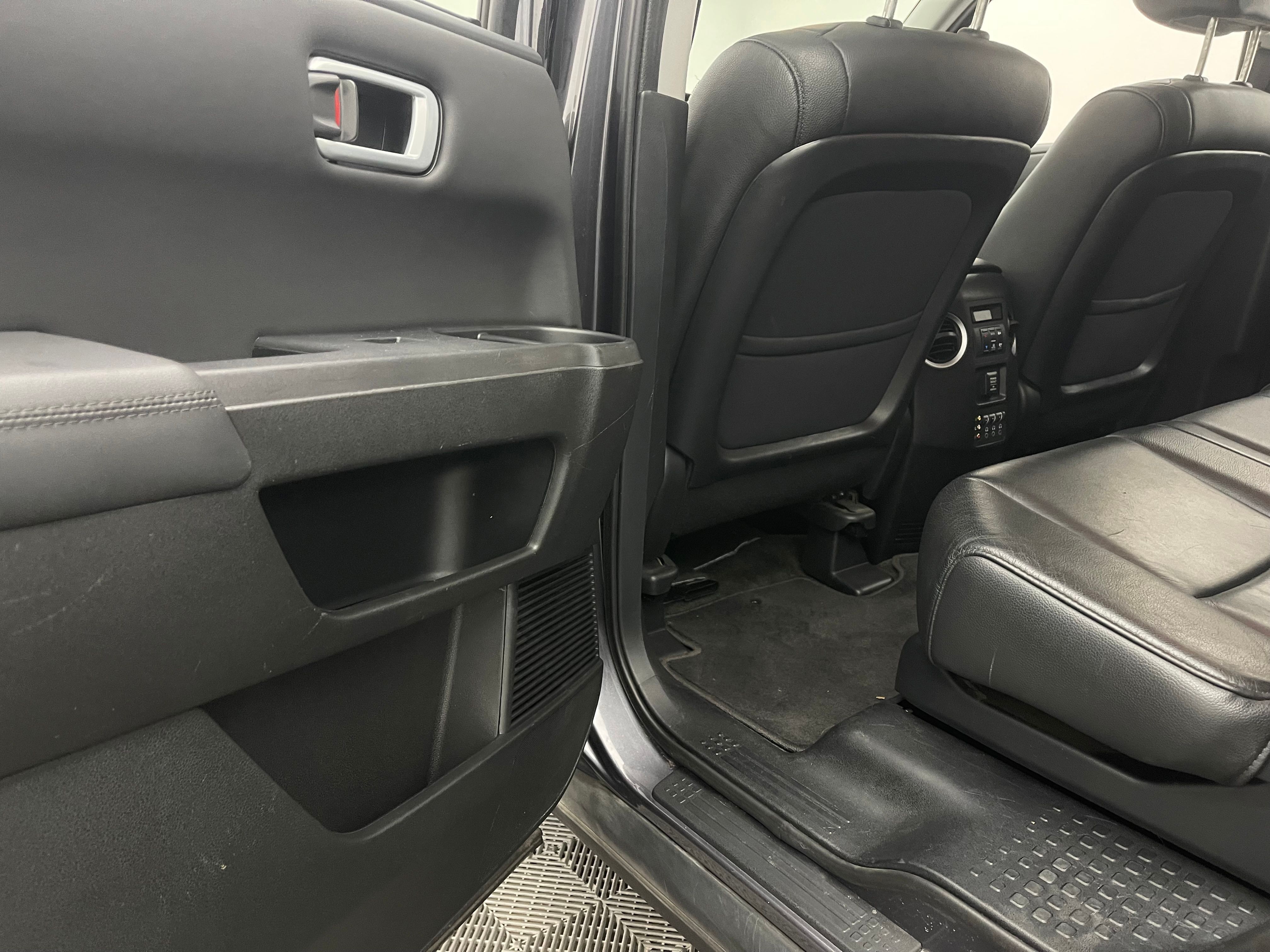 Used 2015 Modern Steel Metallic Honda Touring image 44