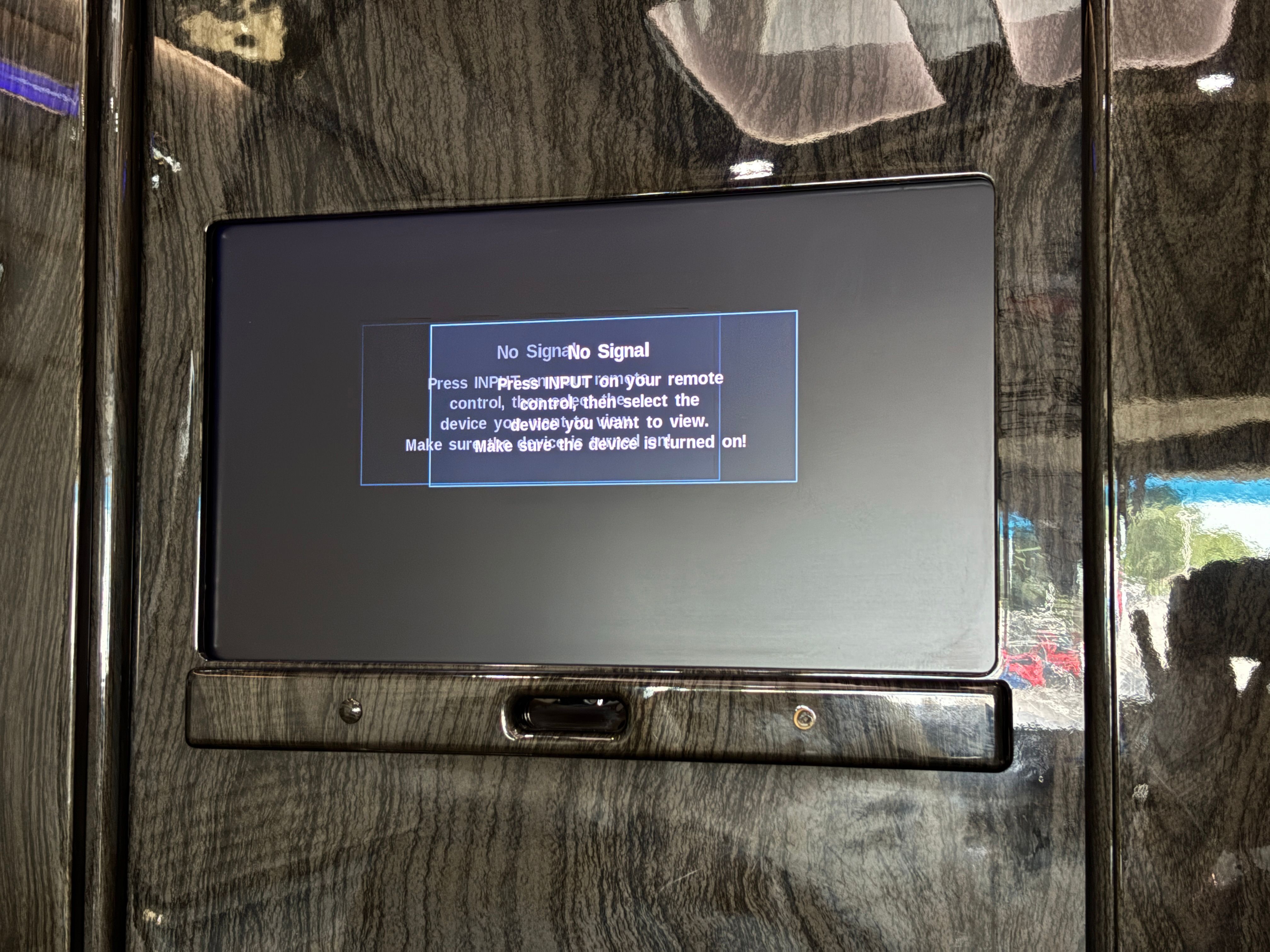 Used 2021 Silver Mercedes-Benz Midwest Luxe Cruiser image 52