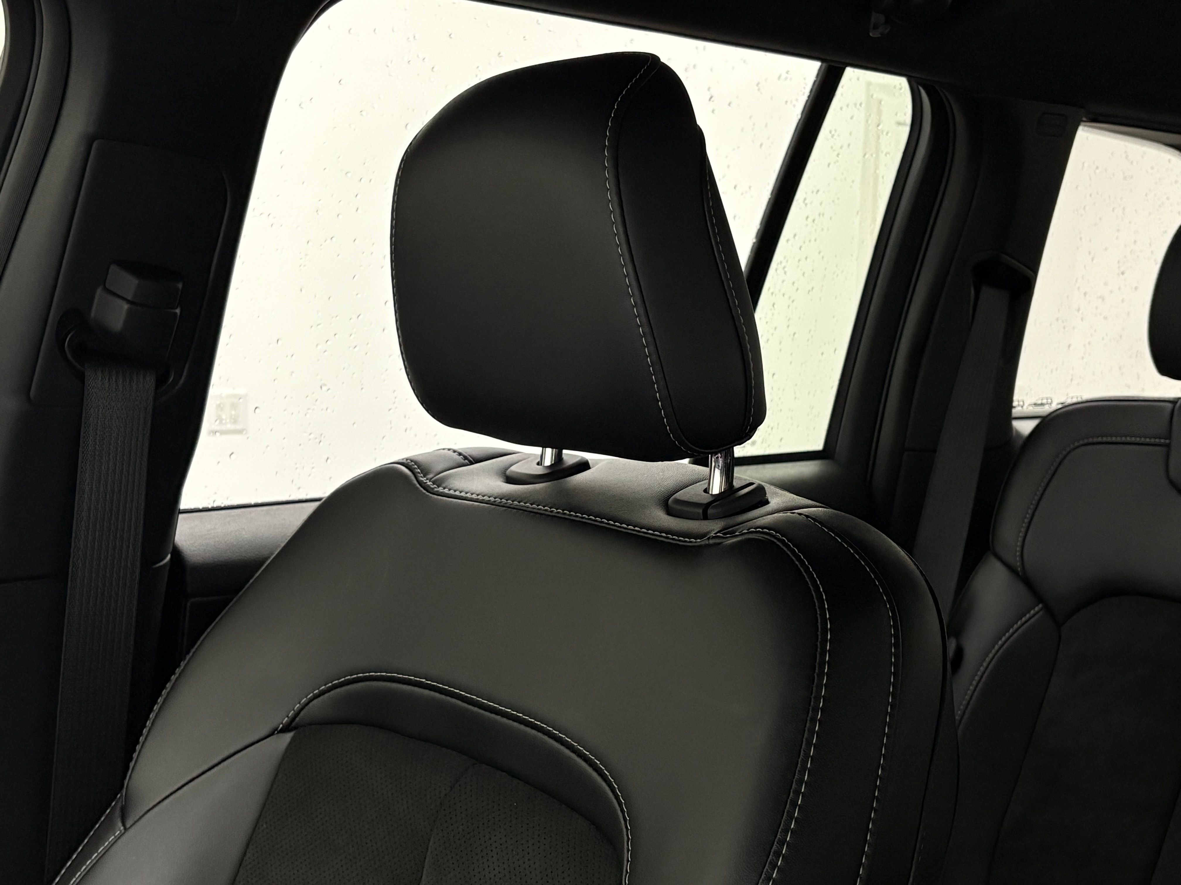 Used 2025 Diamond Black Crystal Pearlcoat Jeep Altitude X image 44