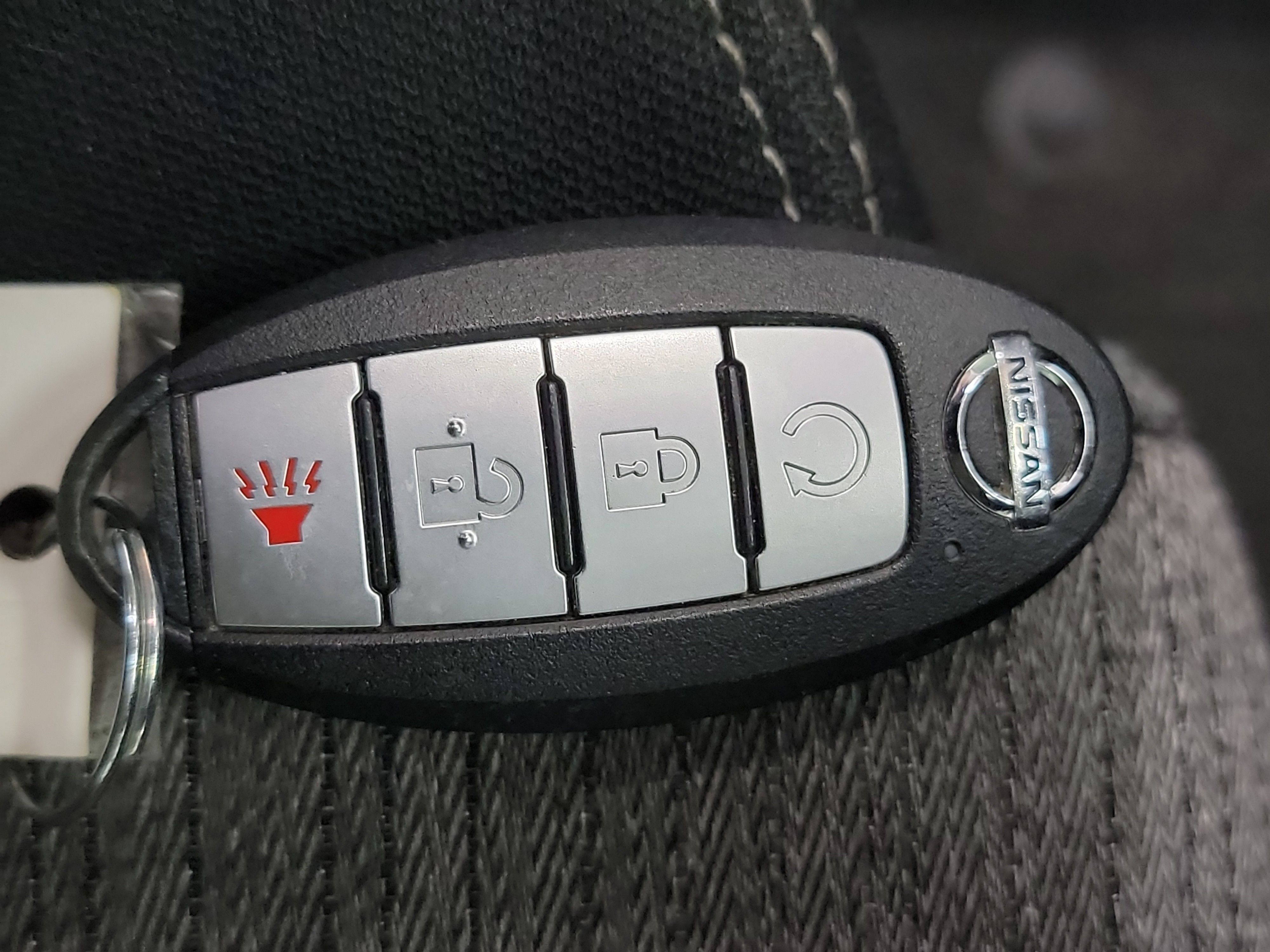 2021 Nissan Rogue SV photo