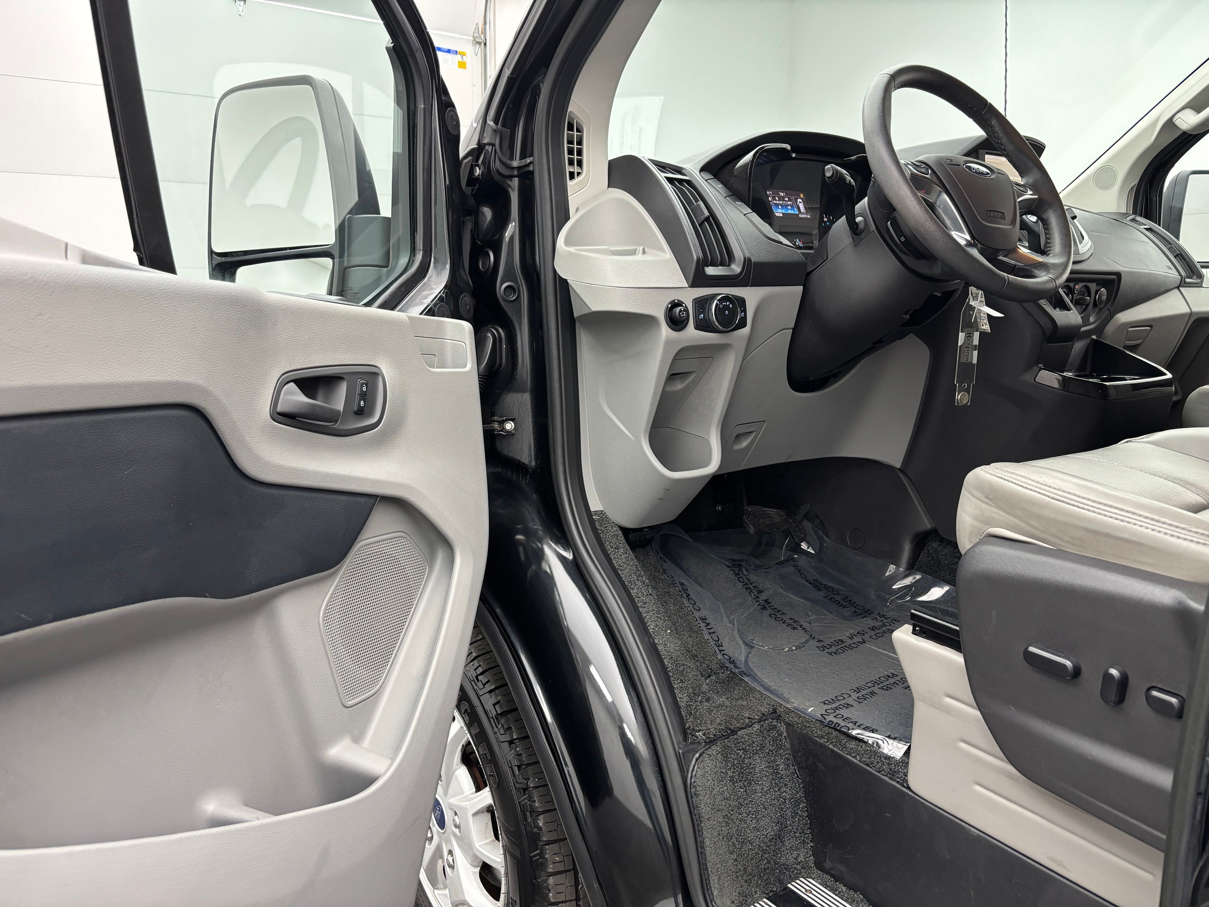 Used 2015 Tuxedo Black Metallic Ford Explorer Limited SE image 16
