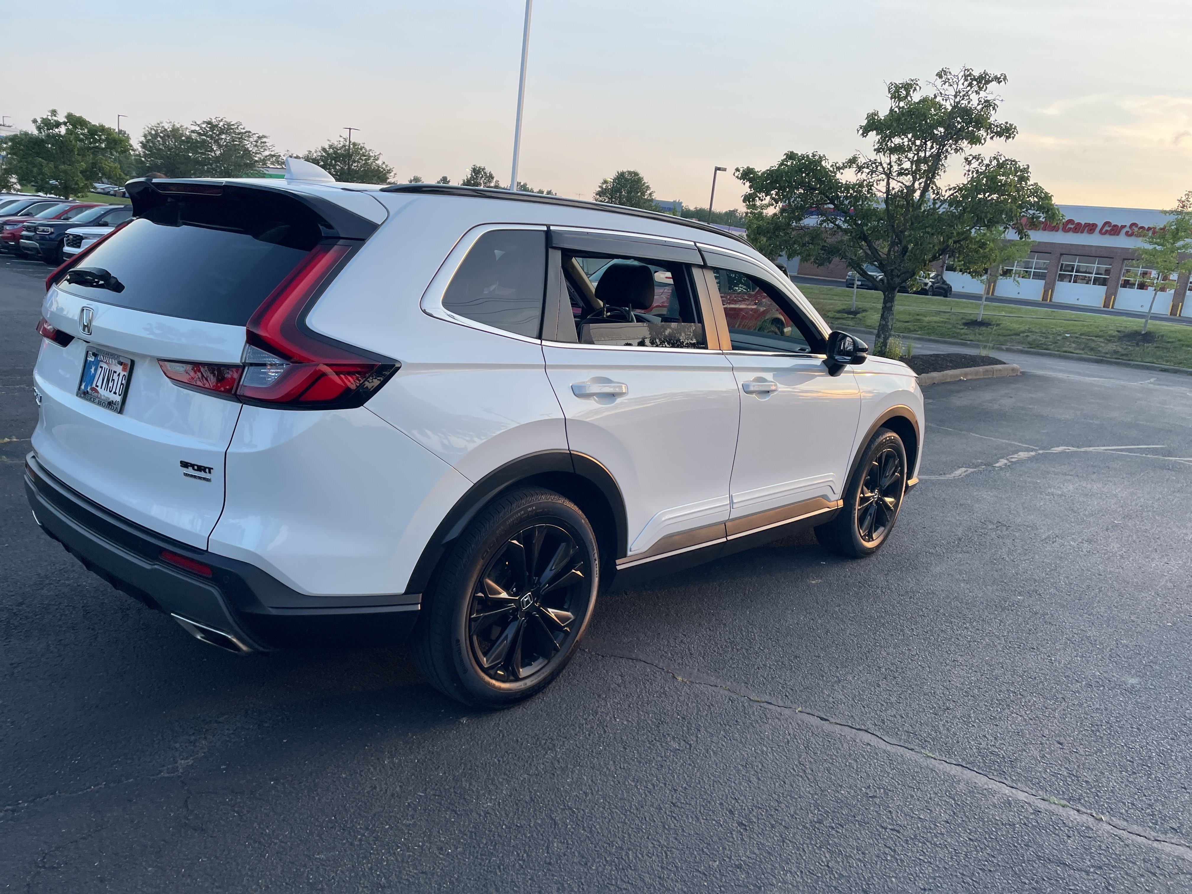 2023 Honda CR-V Hybrid Sport Touring photo