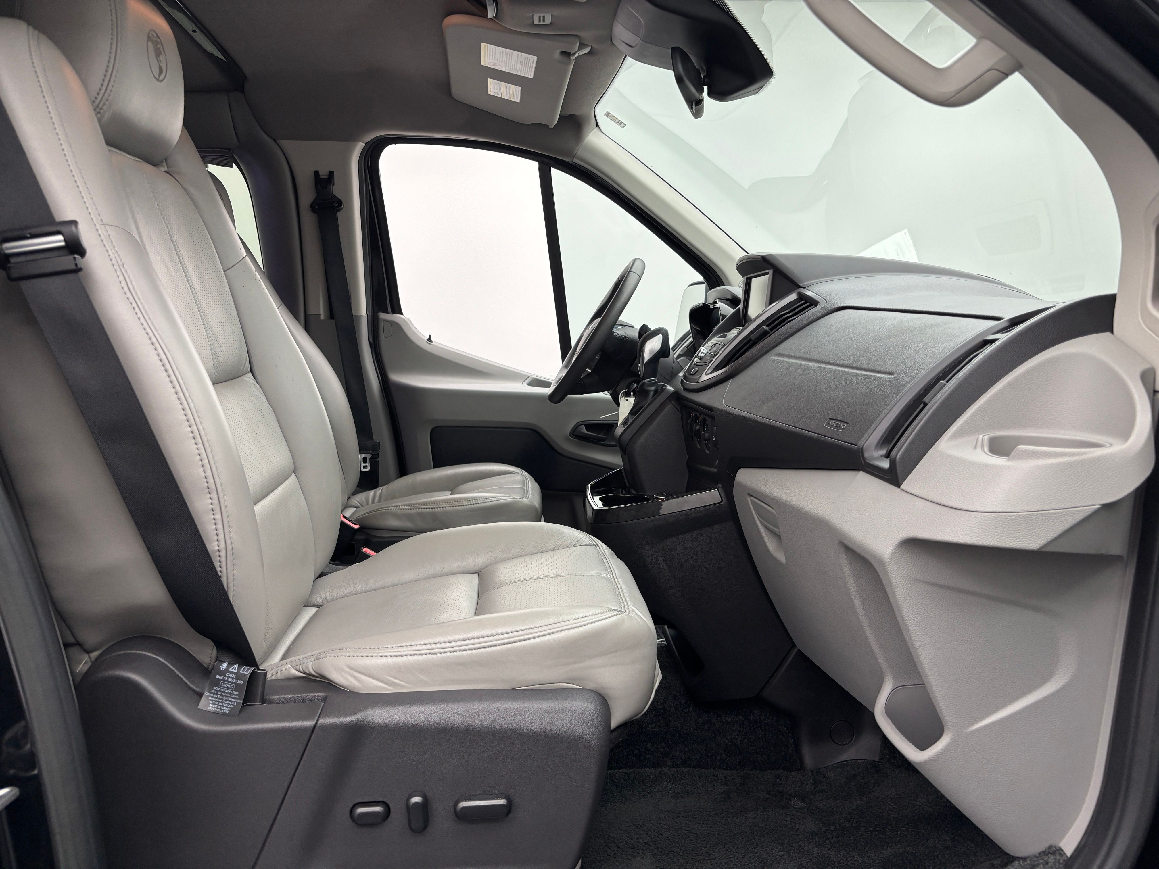 Used 2015 Tuxedo Black Metallic Ford Explorer Limited SE image 23