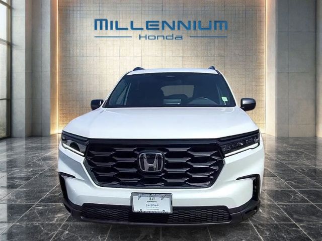 Used 2025 Honda Pilot SUV