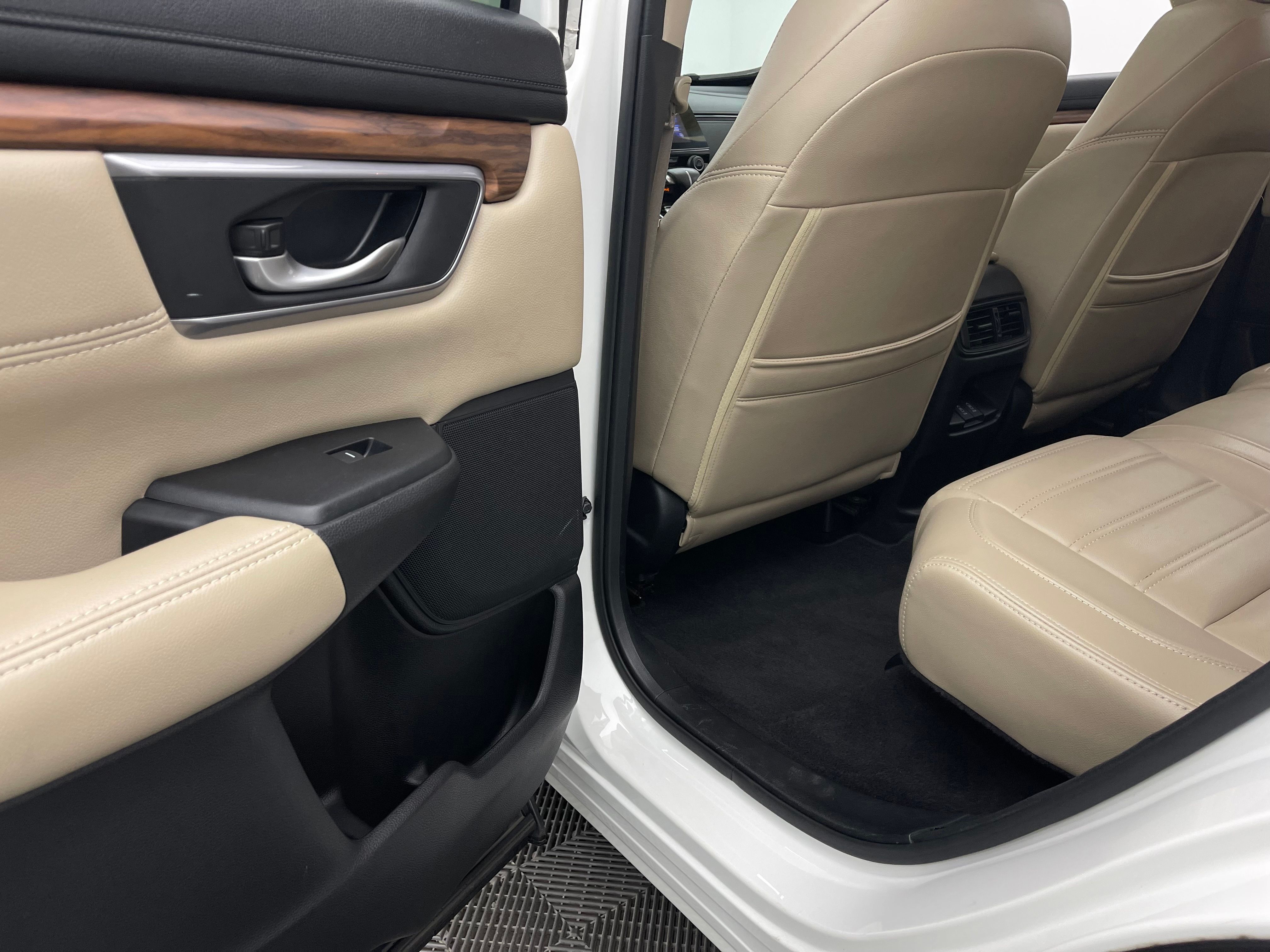 Used 2017 White Honda EX image 35
