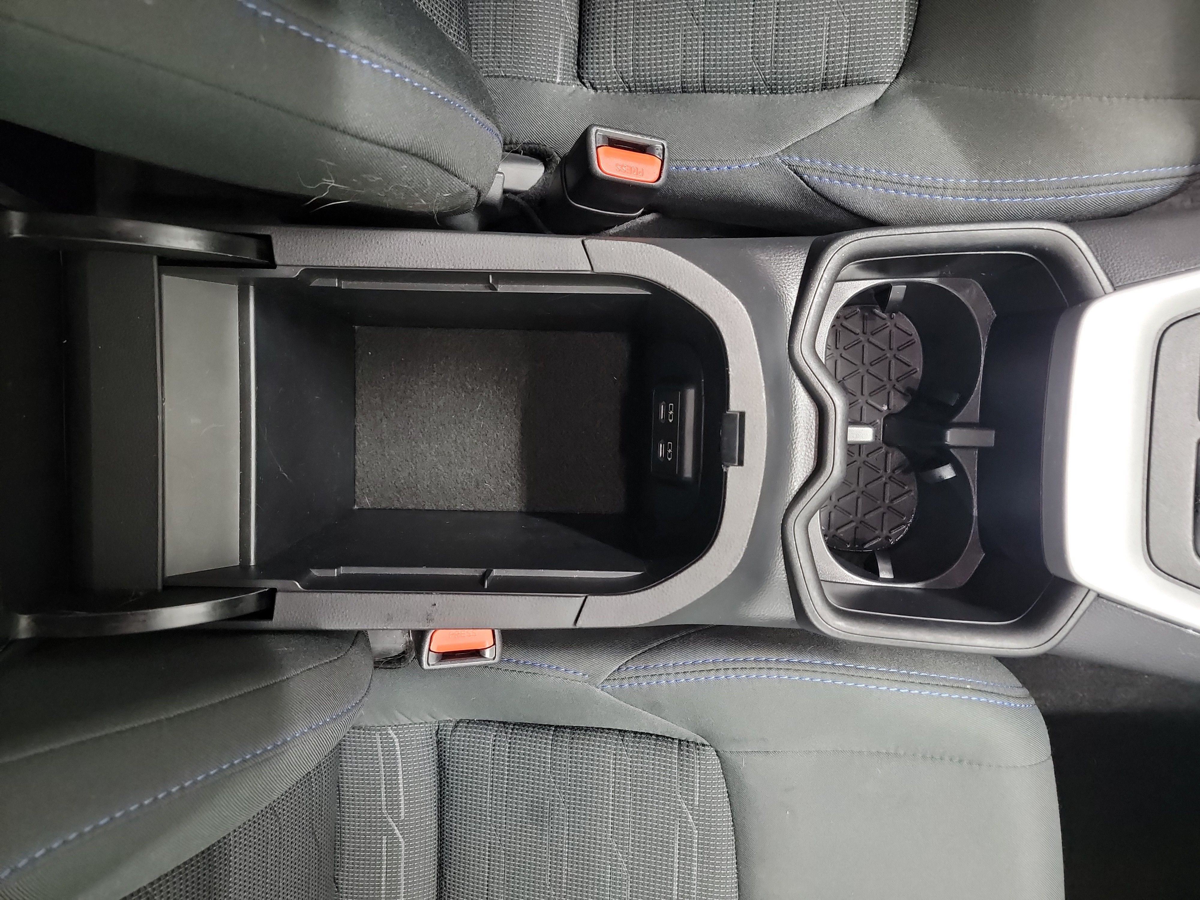 2023 Toyota RAV4 Hybrid SE photo